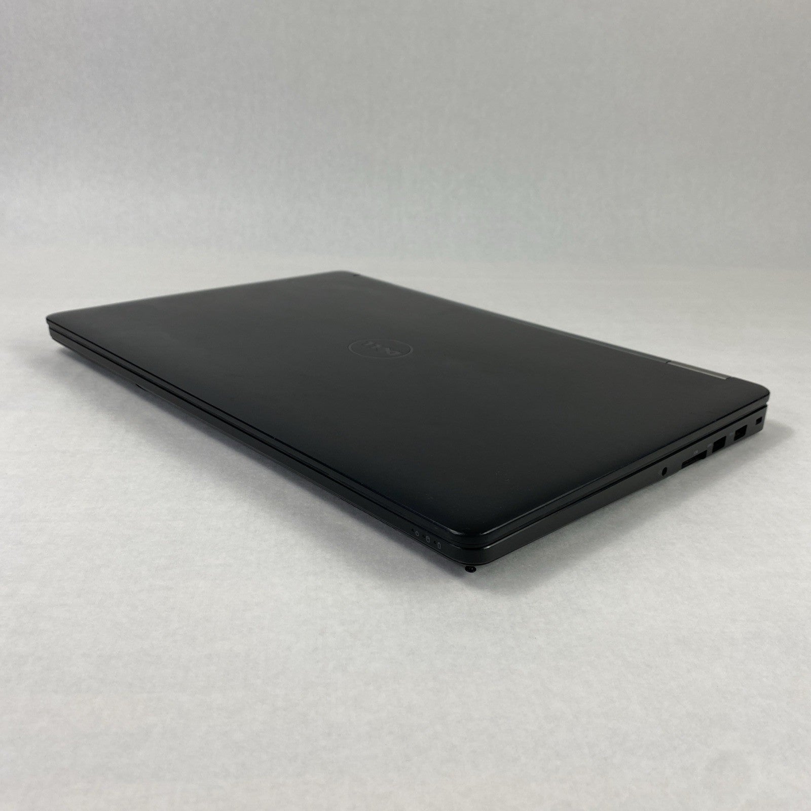 Dell Latitude E5570 Intel Core i5-6300U 2.4GHz 8GB RAM 15.6" No HDD No OS