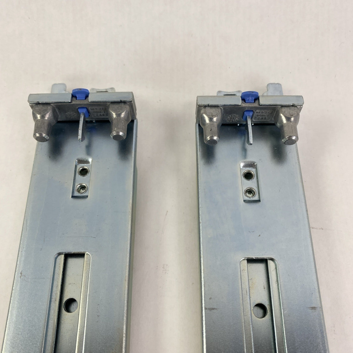 Dell R137J N915J Right and Left Sliding Server Rails 7