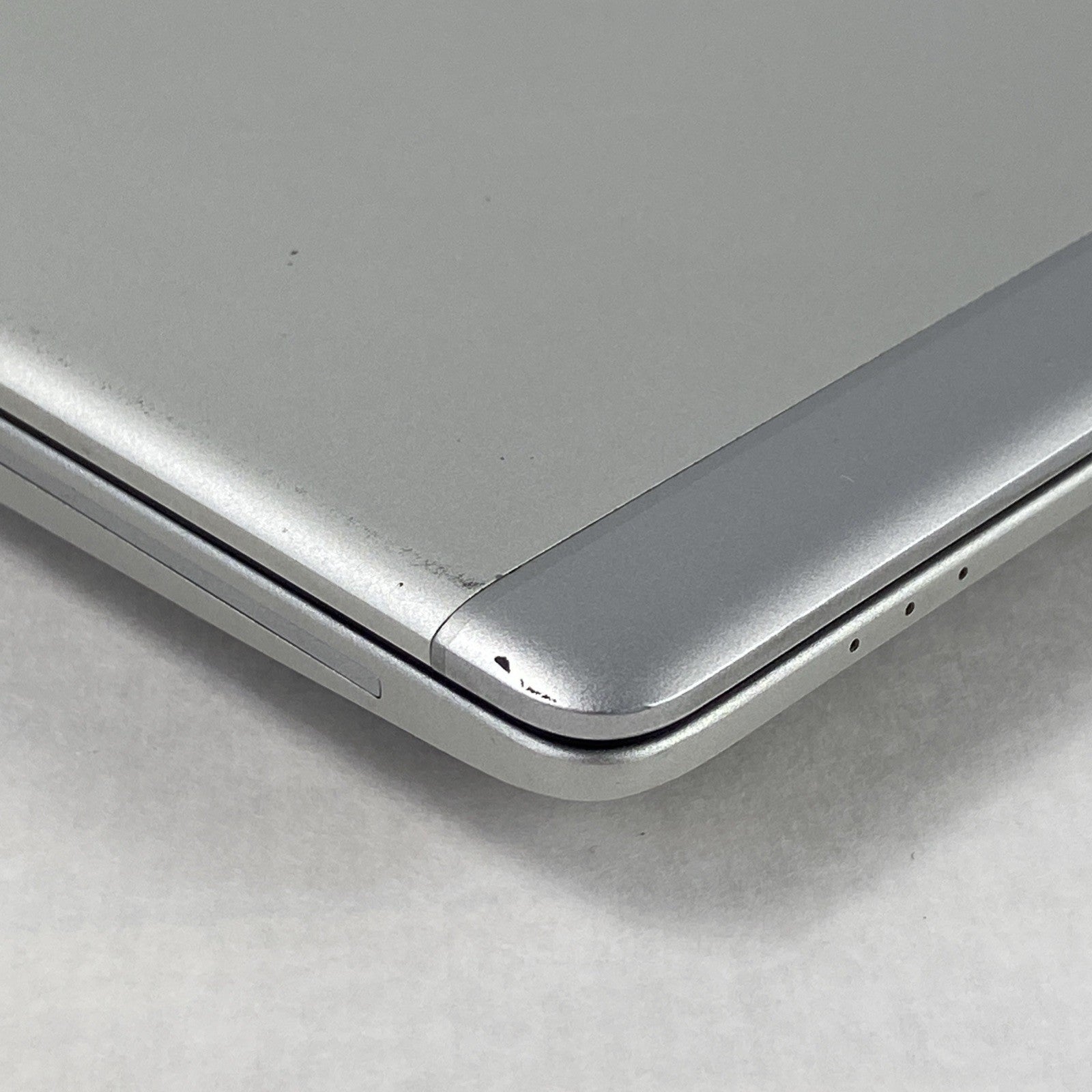 HP EliteBook 840 G5 Core i5-7200U 2.50 GHz 8 GB RAM 15.6" No HDD No OS
