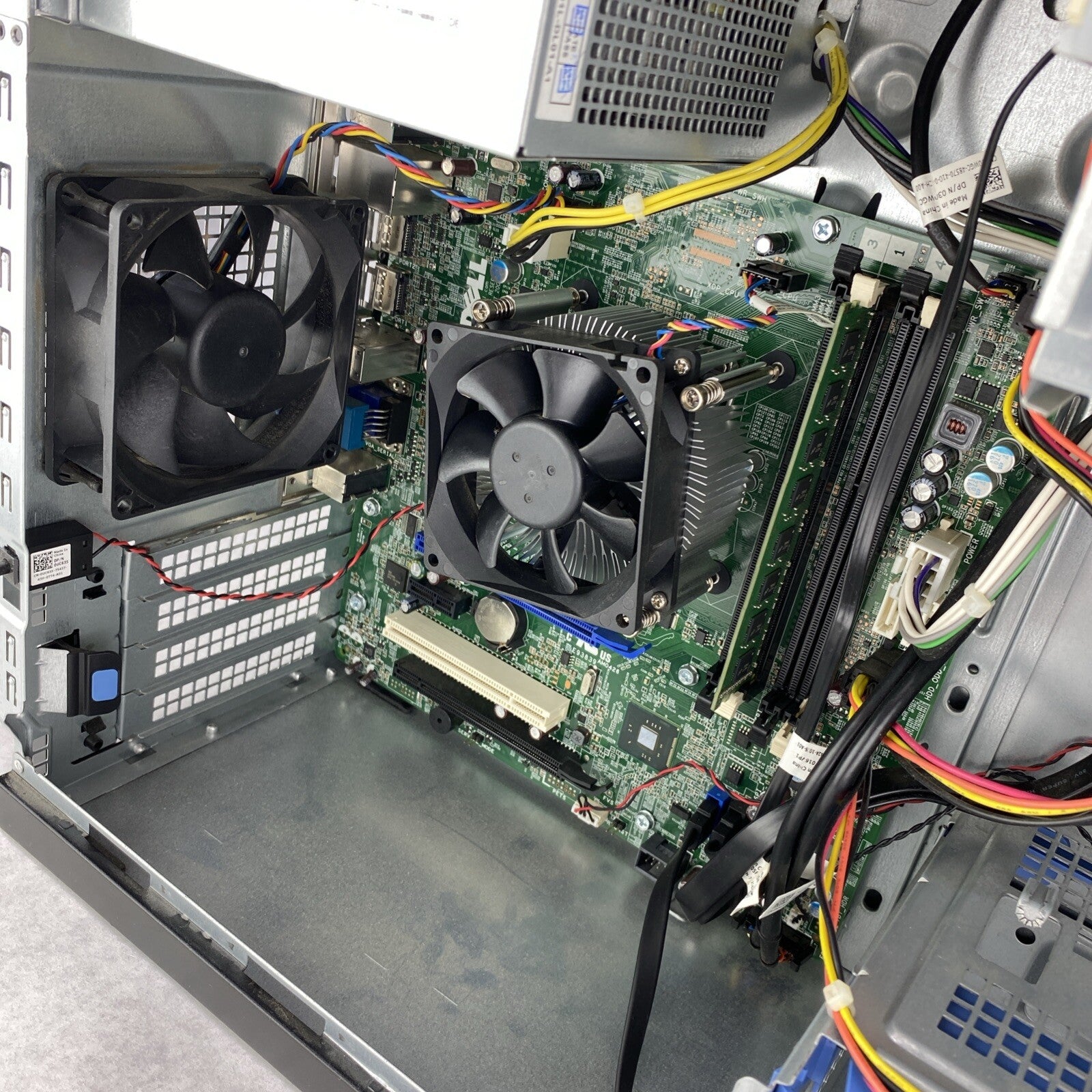 Dell OptiPlex 9020 MT Intel Core i7-4770 3.40GHz 1x8GB RAM No HDD No OS