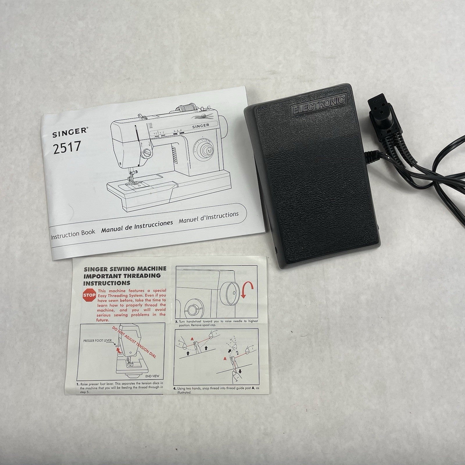 Singer 2517C Sewing Machine w/Accessories Tested