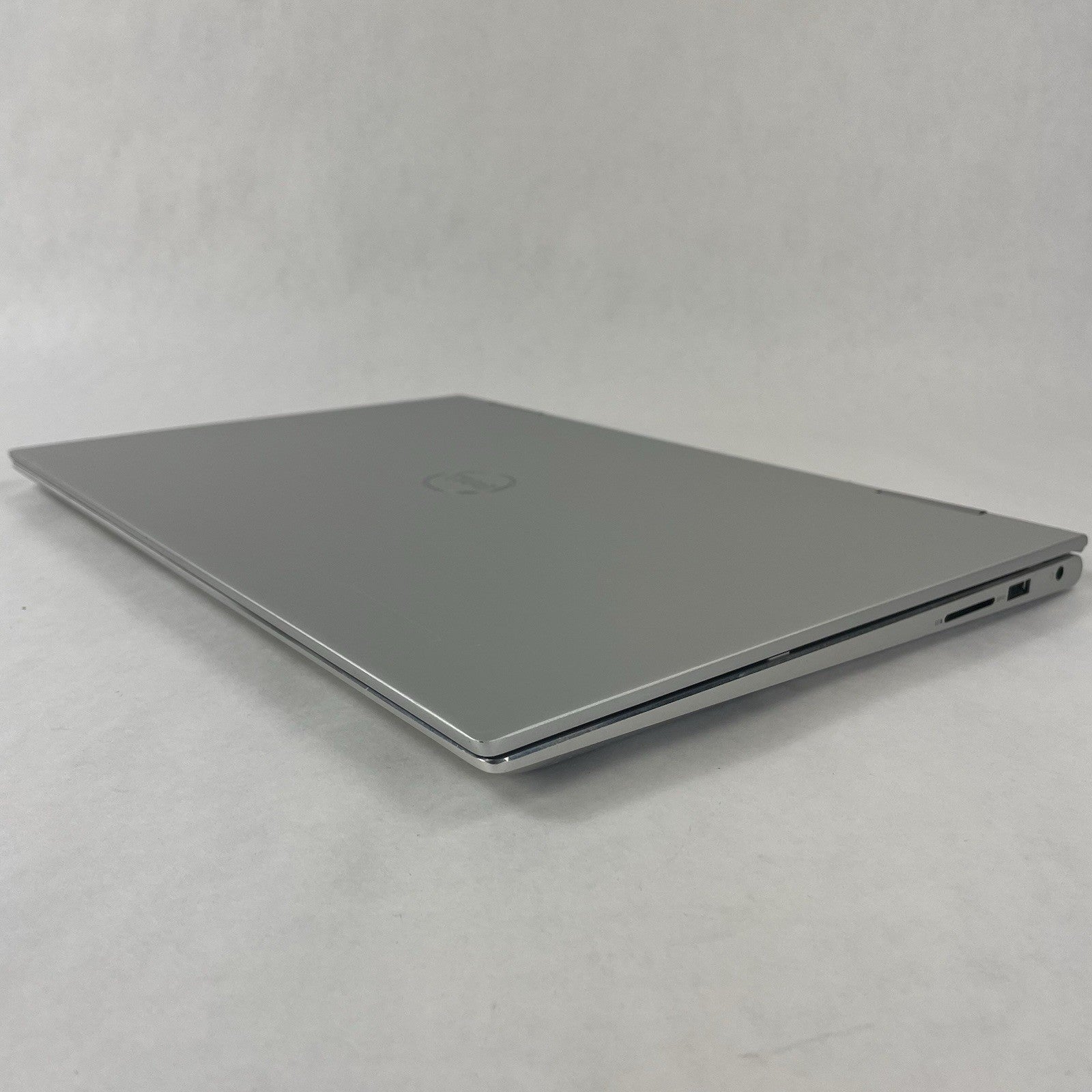 Dell Inspiron 7506 2in1 15.6" i5-1135G7 2.40 GHz 8 GB RAM No SSD/OS/AC10