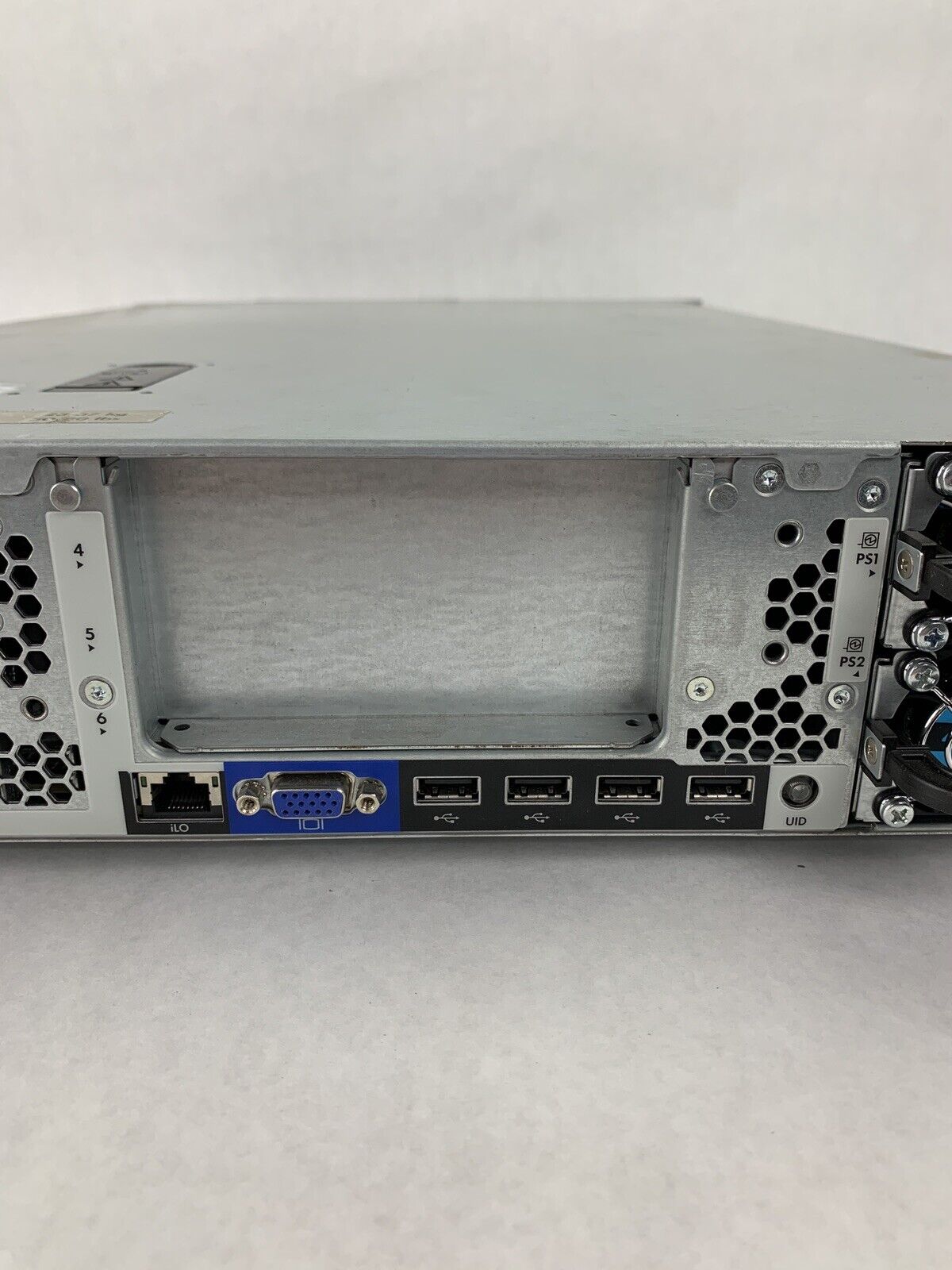 HP ProLiant DL 380p Gen8 Server Xeon E5-2620 2.0 GHz 16 GB RAM No HDD No OS