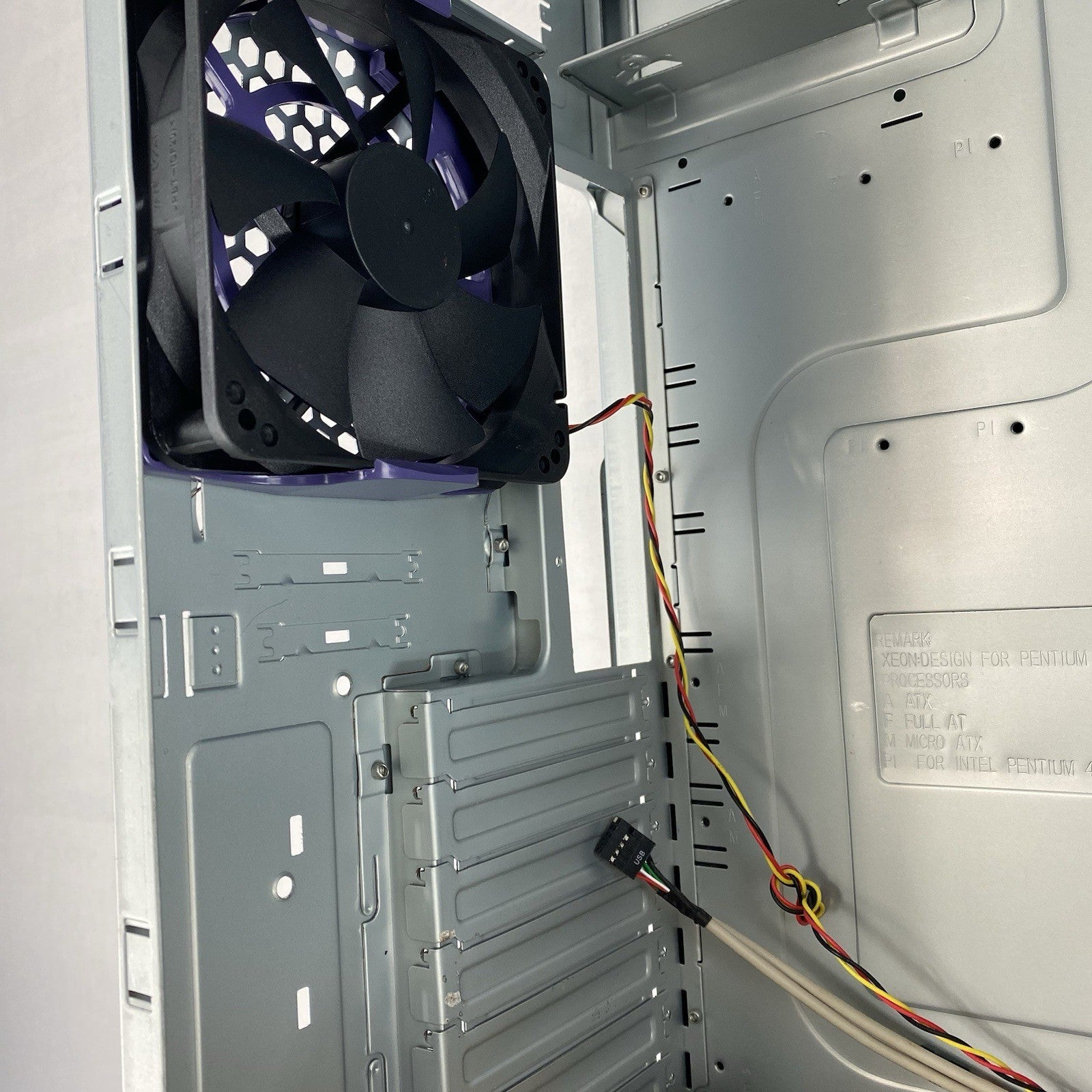 ASUS Ascot 6AR6-F Mid ATX Computer Case No Power Supply