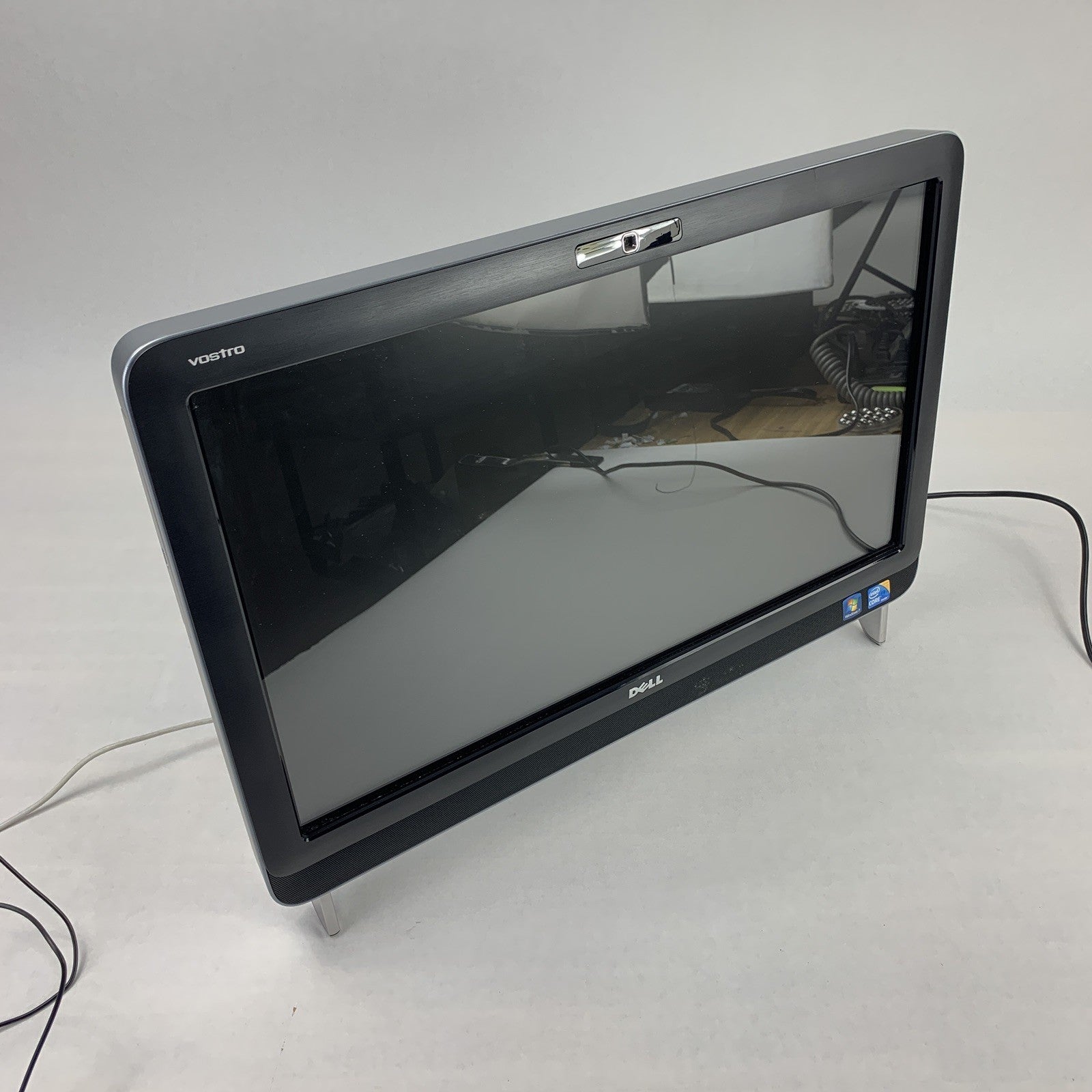 Dell Vostro 330 AIO 23" i3-380 2.53 GHz 4 GB RAM Ho HDD No OS No AC Adapter