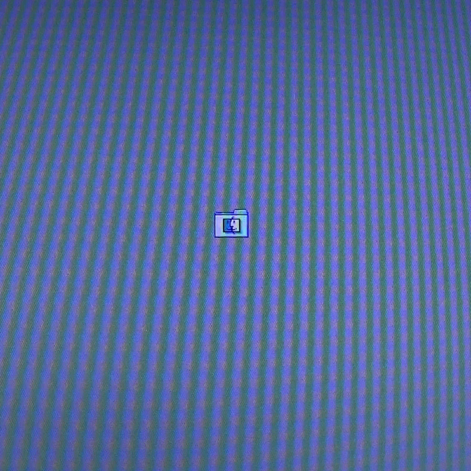 Apple M6498 iMac G4 / 800 15" 2002 PowerPC G4 2.10 GHz 768 MB RAM No HDD No OS