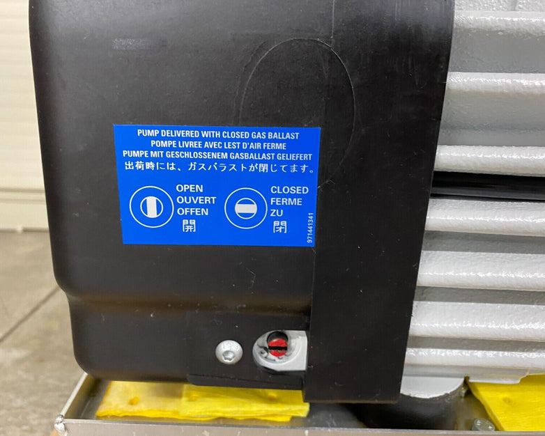 Sogevac Leybold SV120BIFC 960563V3002 Vacuum Pump - Parts or Repair