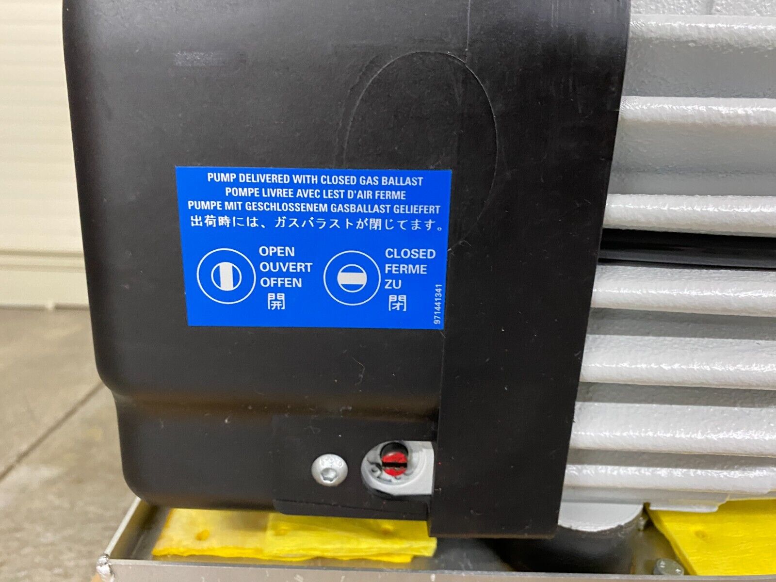 Sogevac Leybold SV120BIFC 960563V3002 Vacuum Pump - Parts or Repair