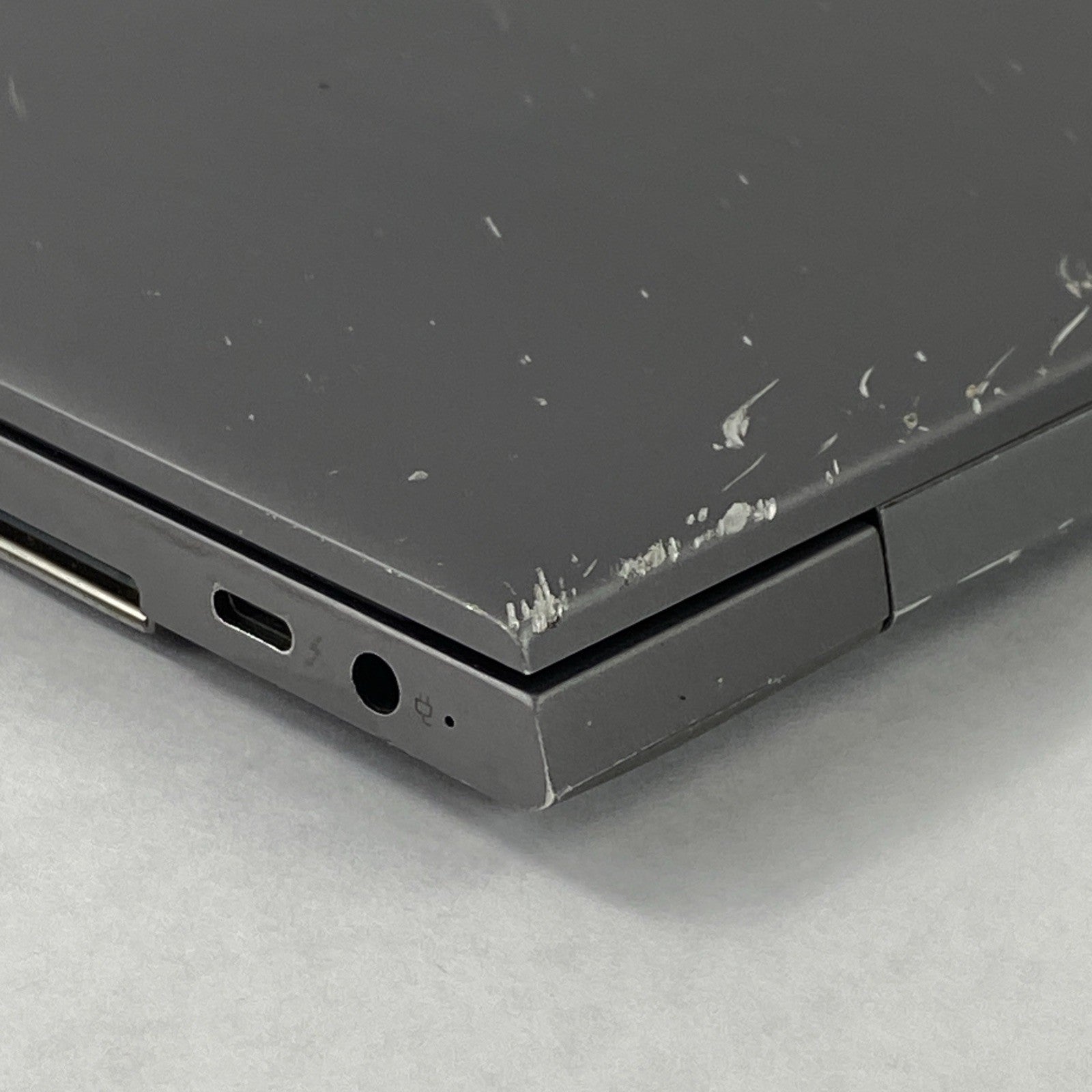 HP ZBook 15u G6 15.6" Touch Core i7-8565U 1.80 GHz 16 GB RAM No HDD No OS