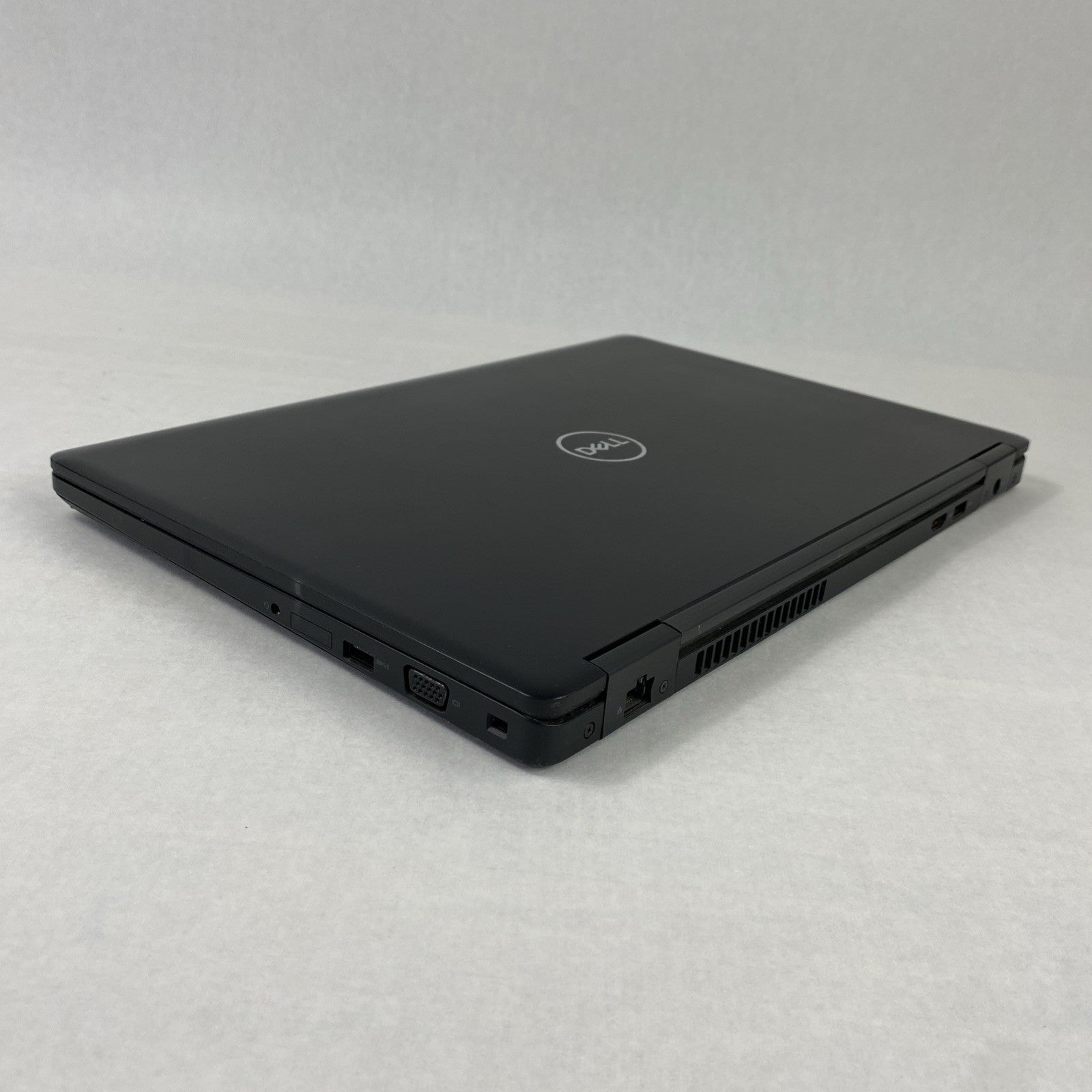 Dell Latitude 5590 Core i5-7300U 2.60 GHz 8 GB RAM 15.6" No Battery No HDD No OS