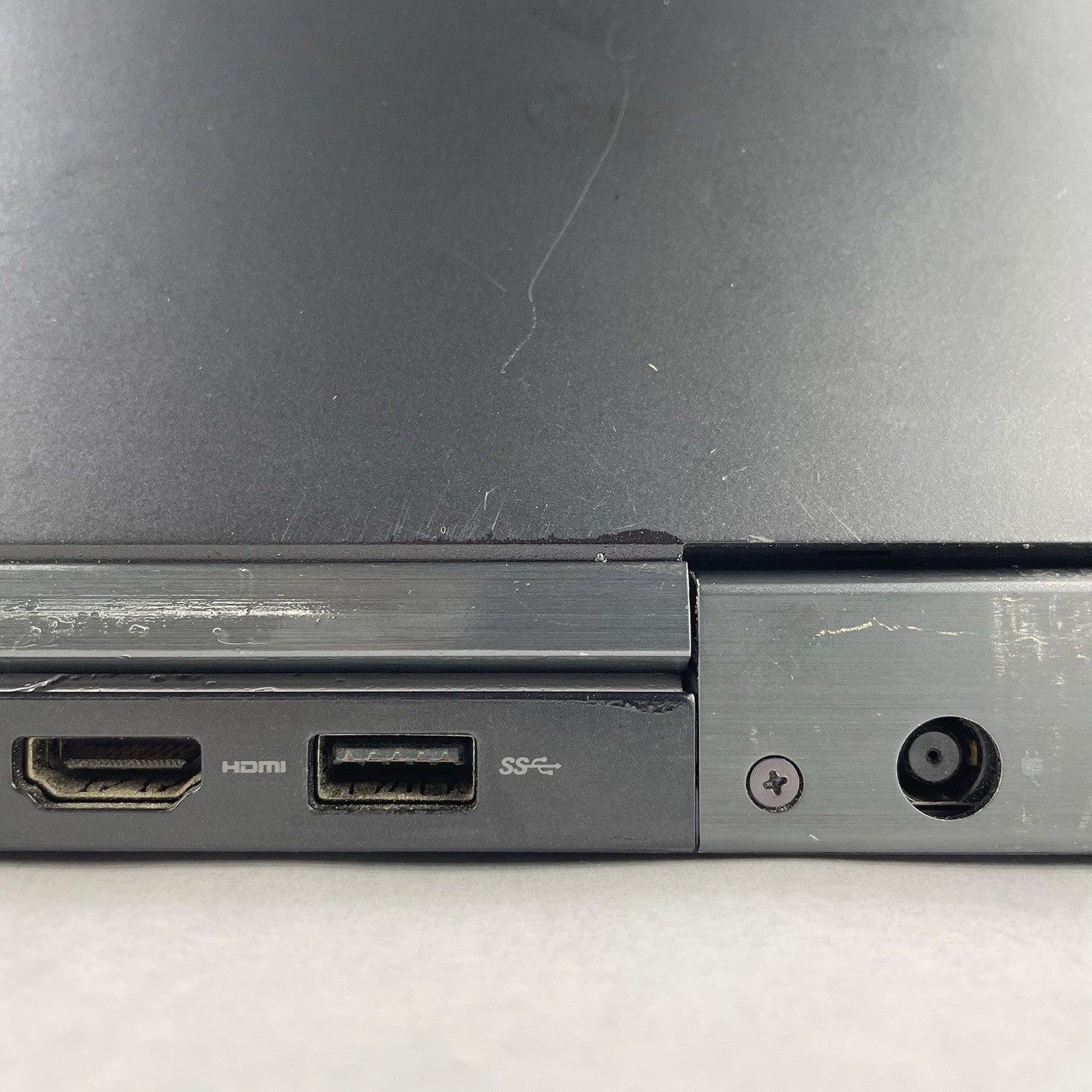 Dell Latitude 5580 15.6" i5-7300U 2.60 GHz 8 GB RAM No SSD/OS11
