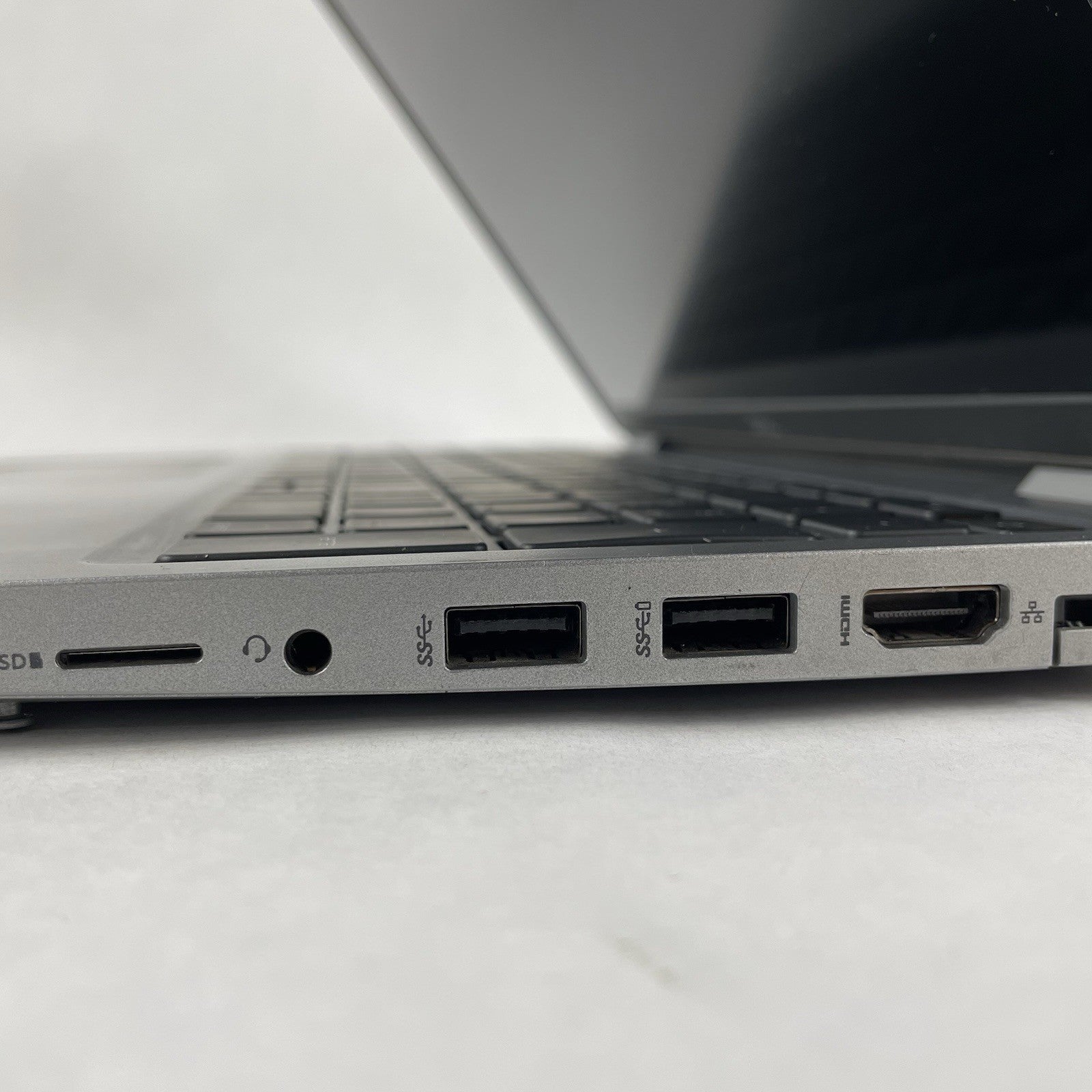 Dell Latitude 5520 15.6" i5-1135G7 2.40 GHz 8 GB RAM No SSD/OS/AC/Batt - READ6