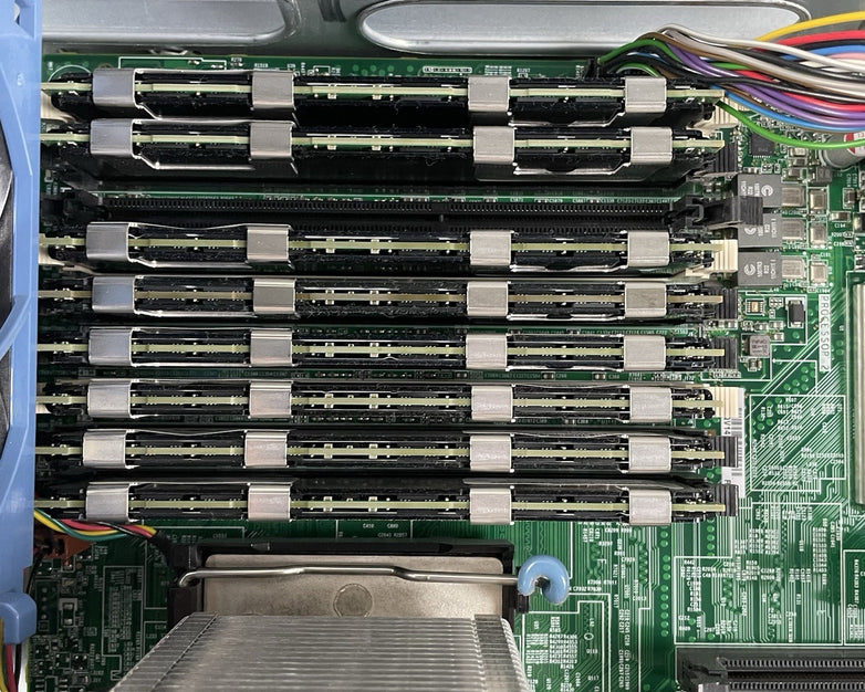 HP Prolient ML350 G6 1x Xeon E5606 2.13 GHz 32 GB RAM No HDD/GPU
