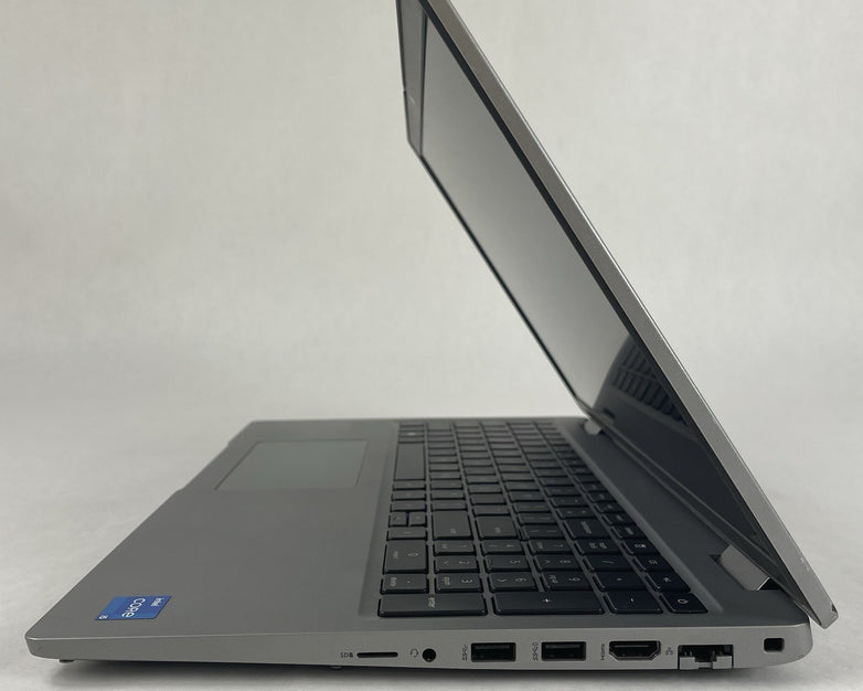 Dell Latitude 5520 15.6" i5-1145G7 2.60GHz 8GB RAM No SSD/OS/AC- Scratched Paint