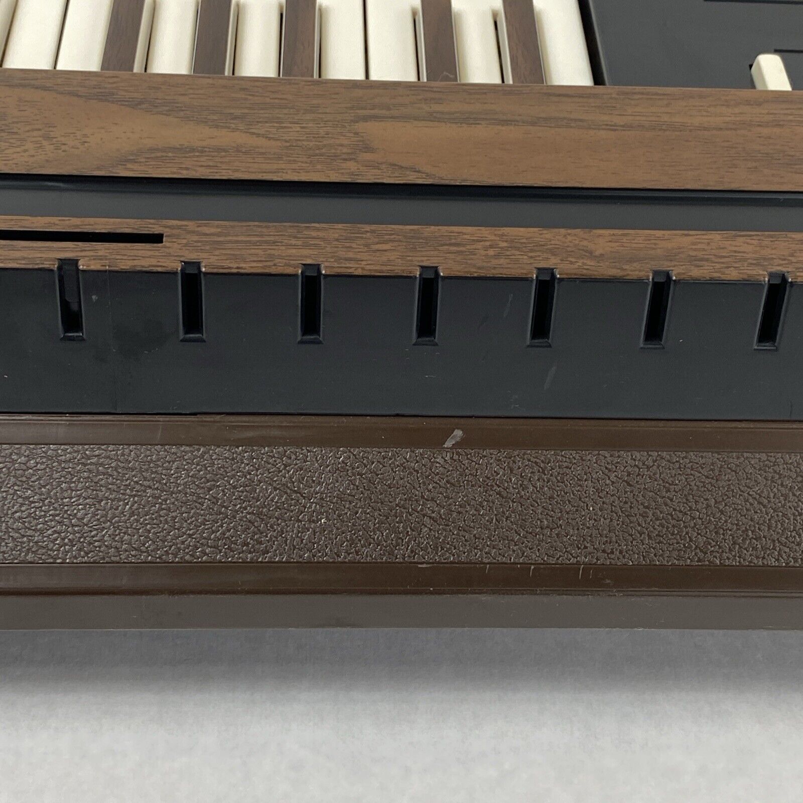 Vintage GTR 3751 16 Chord 3 Octave Electric Organ