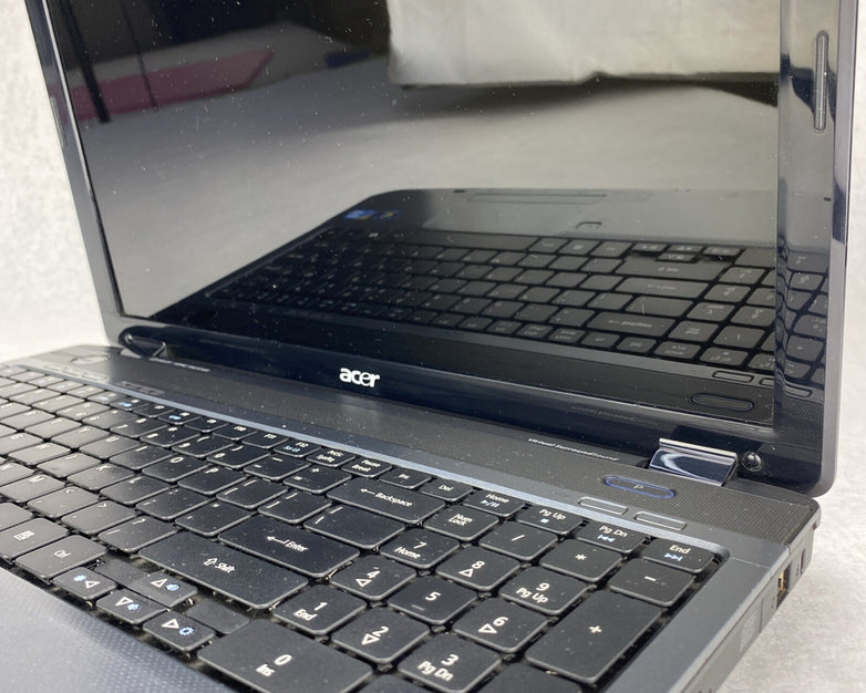 Acer Aspire 5740 15.6" Intel Core i3-M330 2.13GHz 4GB RAM No AC HDD OS