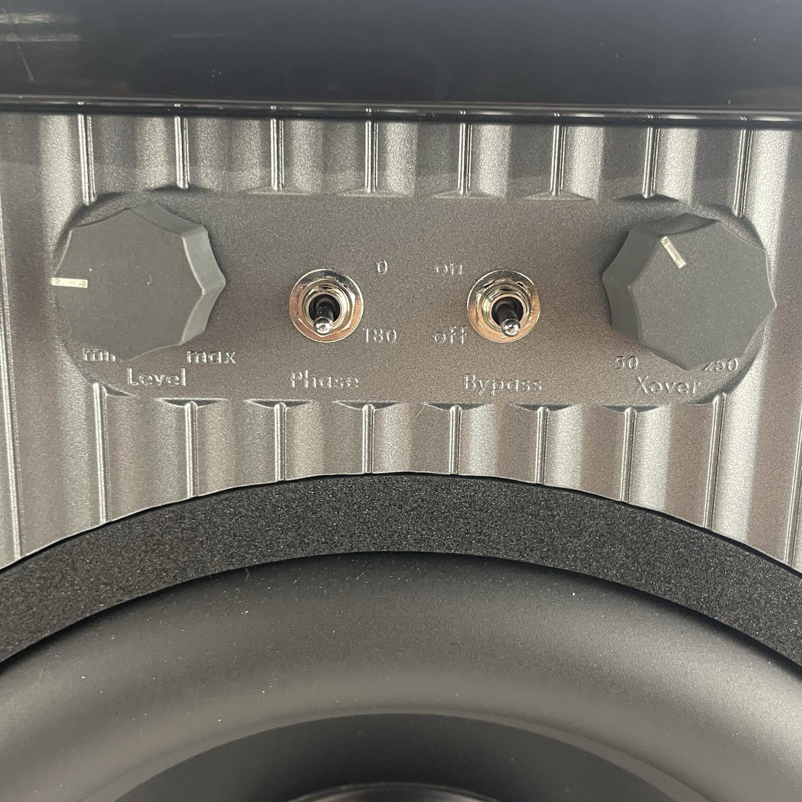 Sonance SUB 10-150 10'' Powered Subwoofer Gloss Black Tested3