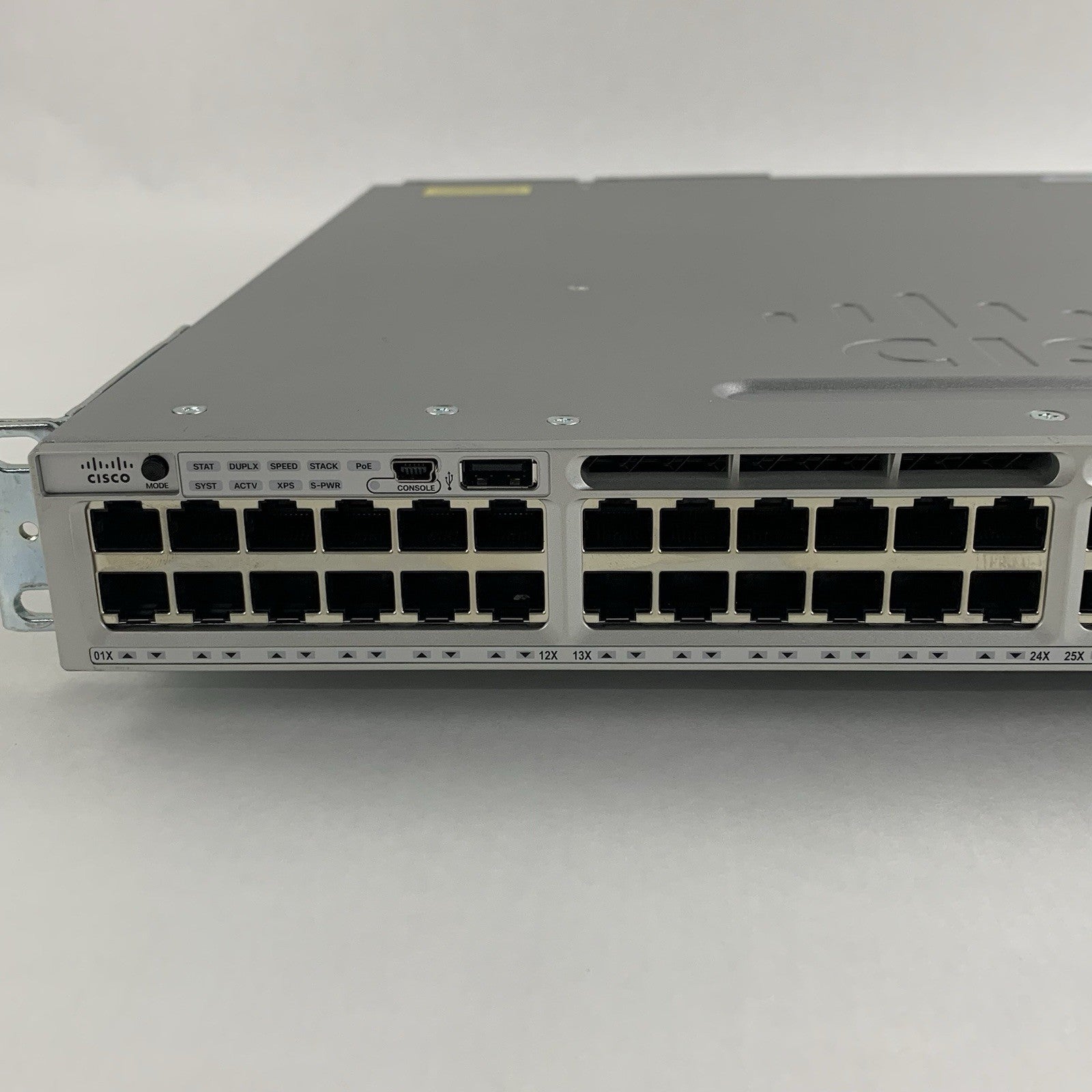 Cisco WS-C3850-48PW-S V07 PoE+ 48-Port Network Switch Tested w/ C3850-NM-4-1G2