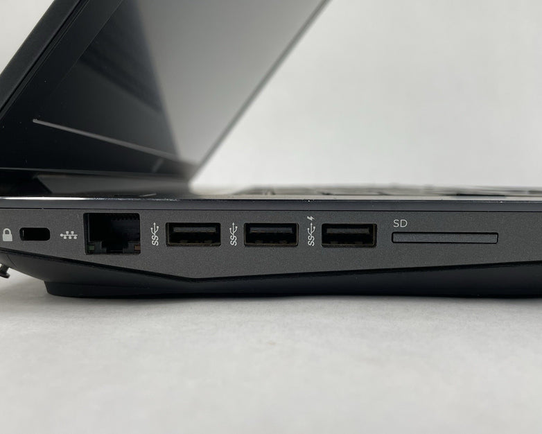 HP ZBook 17 G3 17.3" Xeon E3 1535M 2.90 GHz 16 GB RAM Quadro No SSD/OS/AC/Batt