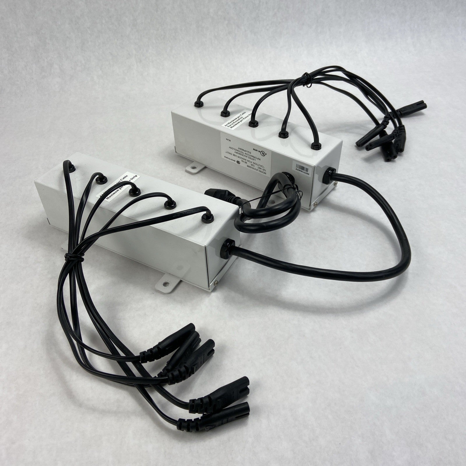 Bretford C7/Figure 8 - 8 Port SPLIT Charging Strip - Model 018-0268