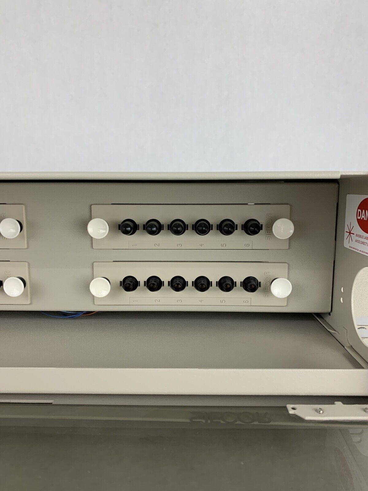 Siecor FDC-CMH-024 Rack Mount Jumper Storage Fiber Cabinet w/ Rack Ears
