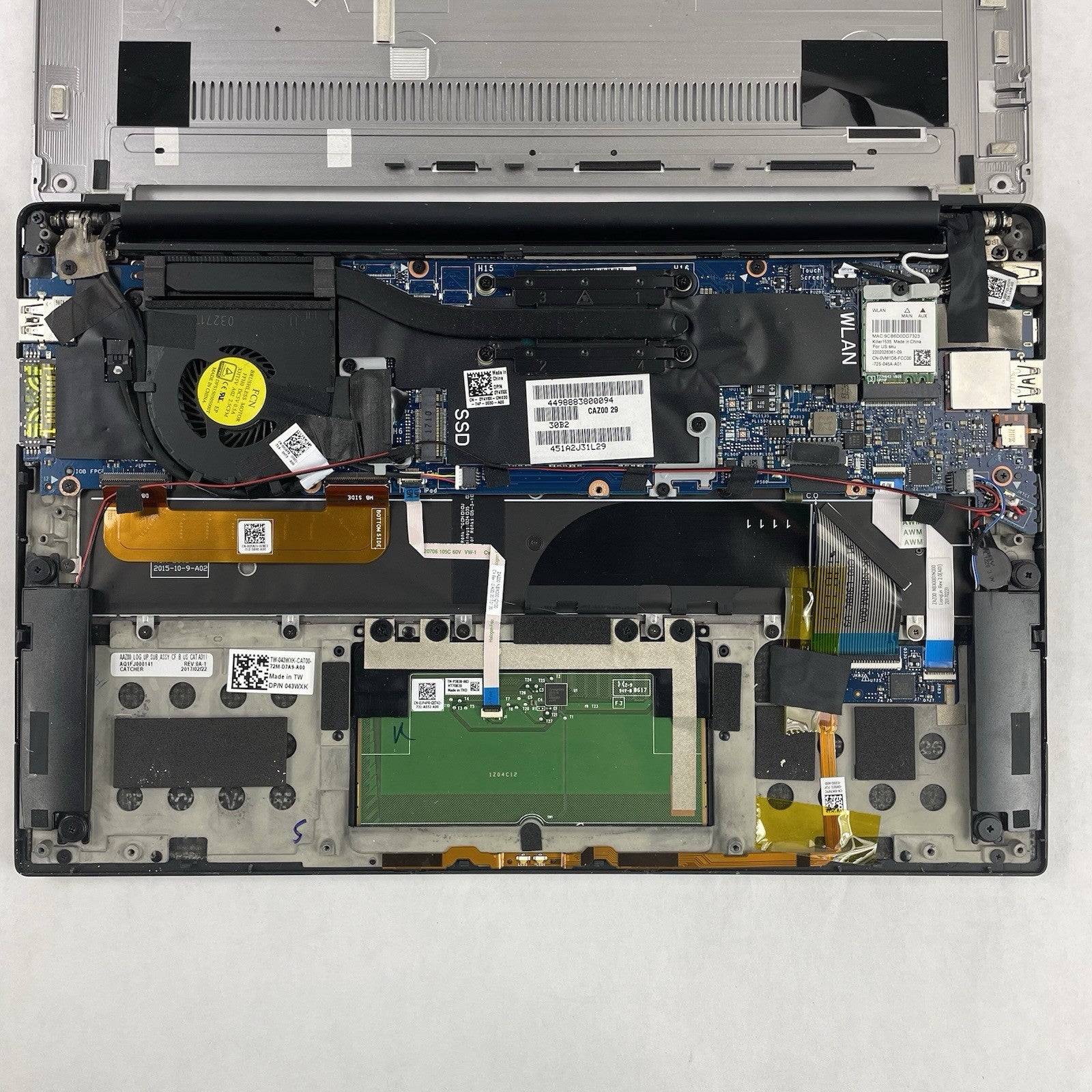 Dell XPS 13 9360 13.3" i5-7200U 2.50 GHz 4 GB RAM No SSD/OS/AC/Battery17