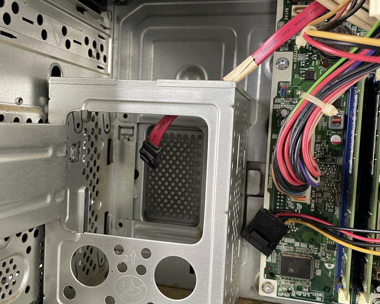 HP Pavilion P6605F MT Pentium Dual-Core E5500 2.80 GHz 4 GB No HDD/OS