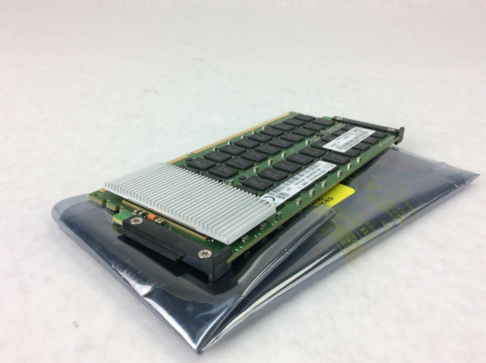 IBM 00JA656 16GB 2Gx80 SK Kynix 4P1Rx8 PC3L-12800 Memory