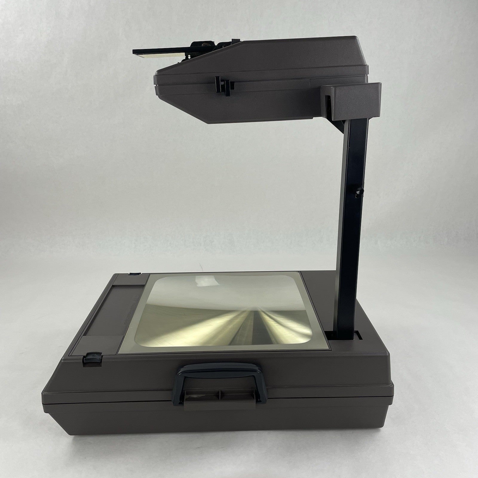 3M 2000AG Overhead Projector For Parts Not Working