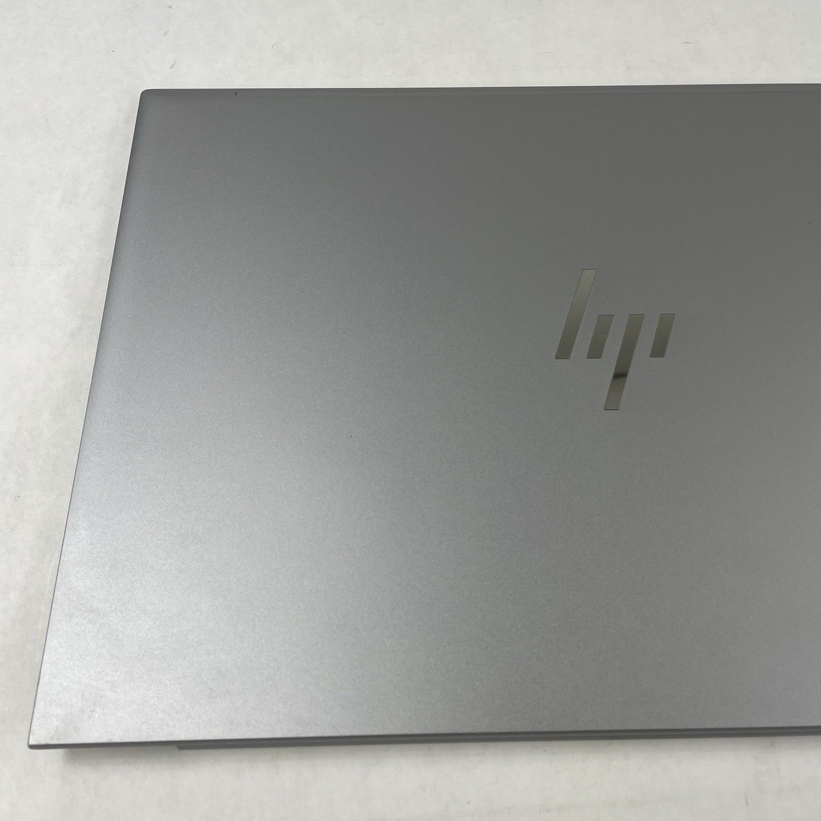 HP Zbook Firefly G10 16" WUXGA 1920x1200 Non-Touch Screen Assembly - Untested9