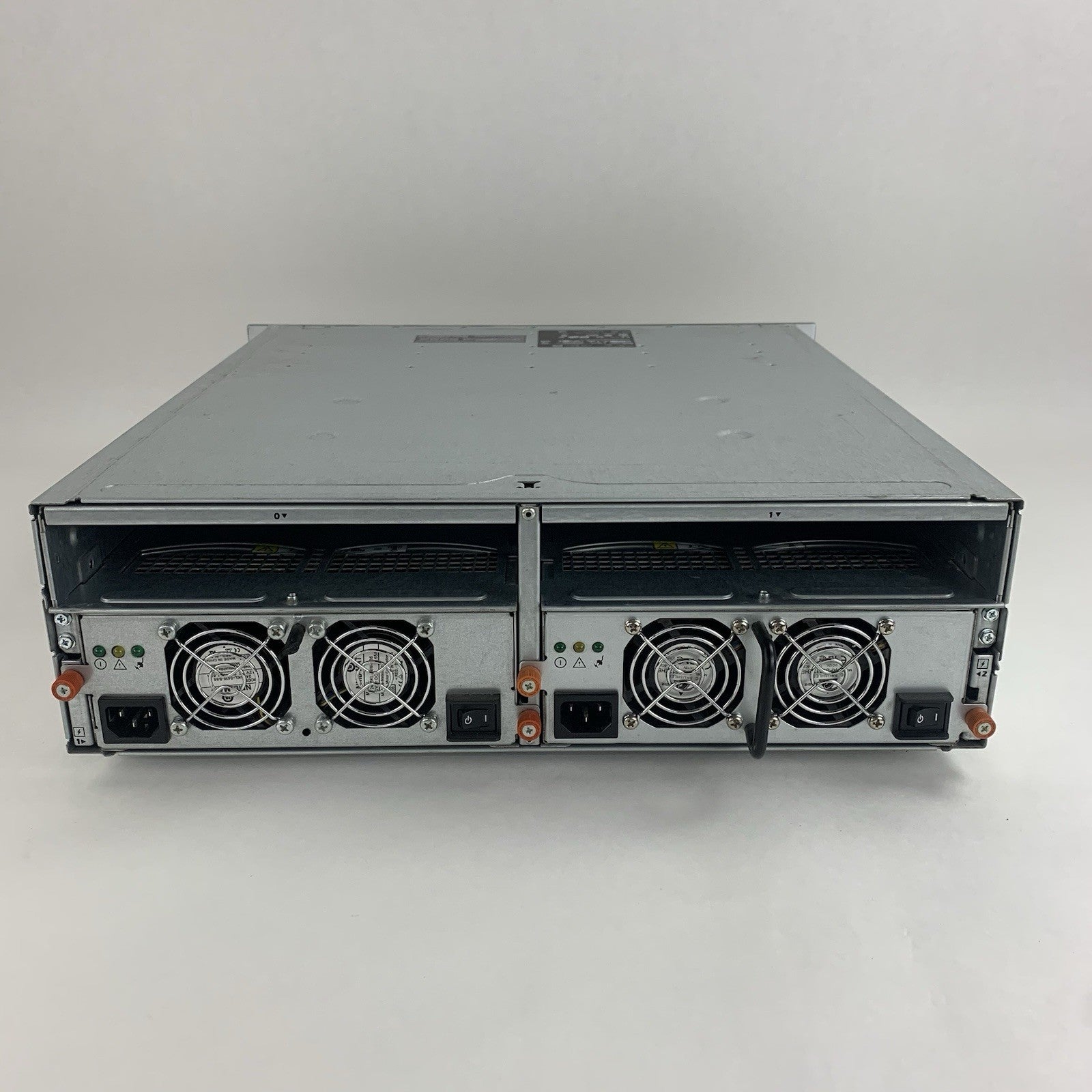 Dell PowerVault MD3000i AMP01 Storage Array 4x Cad 2x PSUs No HDDs/Controllers10