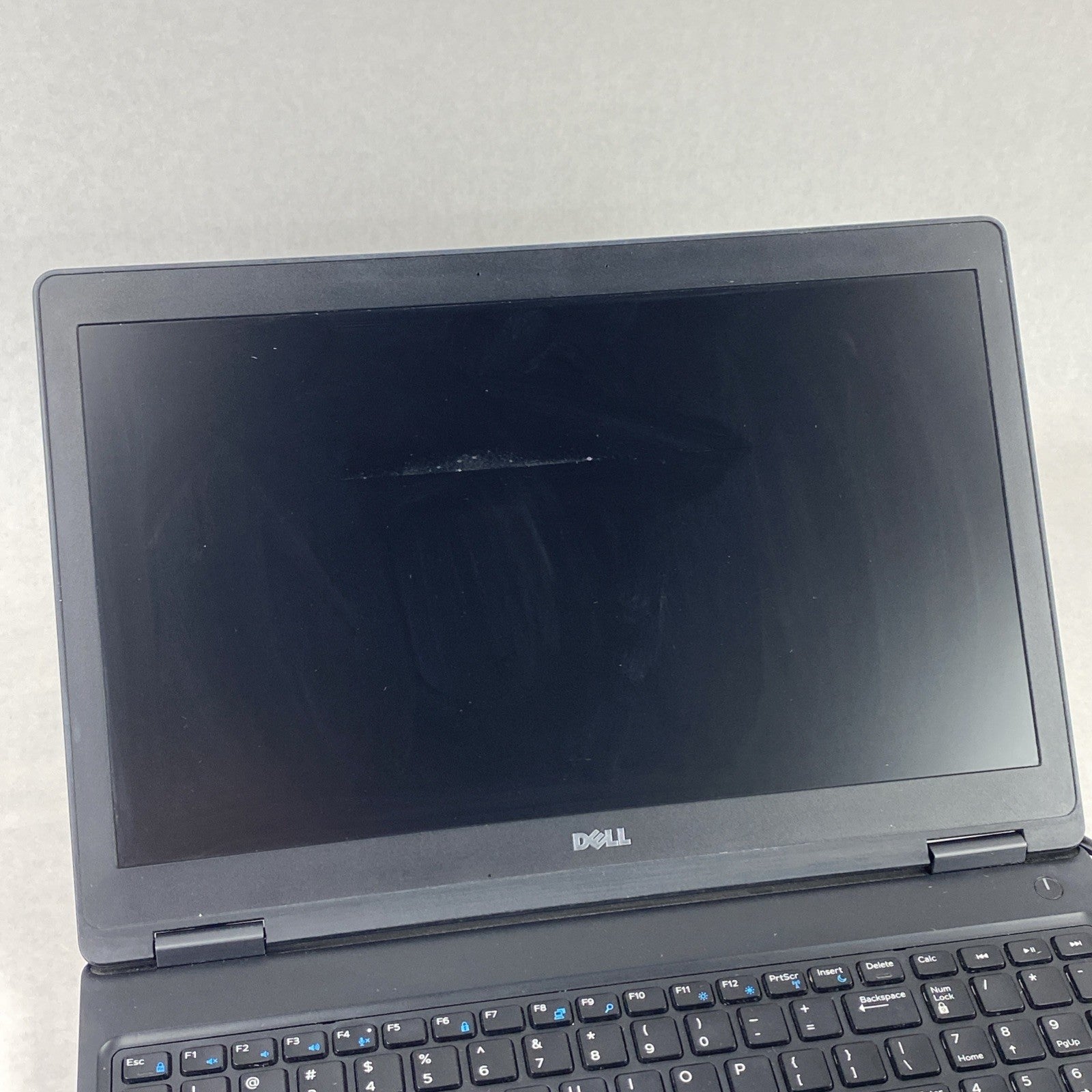 Dell Latitude 5580 Intel Core i5-7300U 2.60 GHz 8 GB RAM 15.6" No HDD No OS