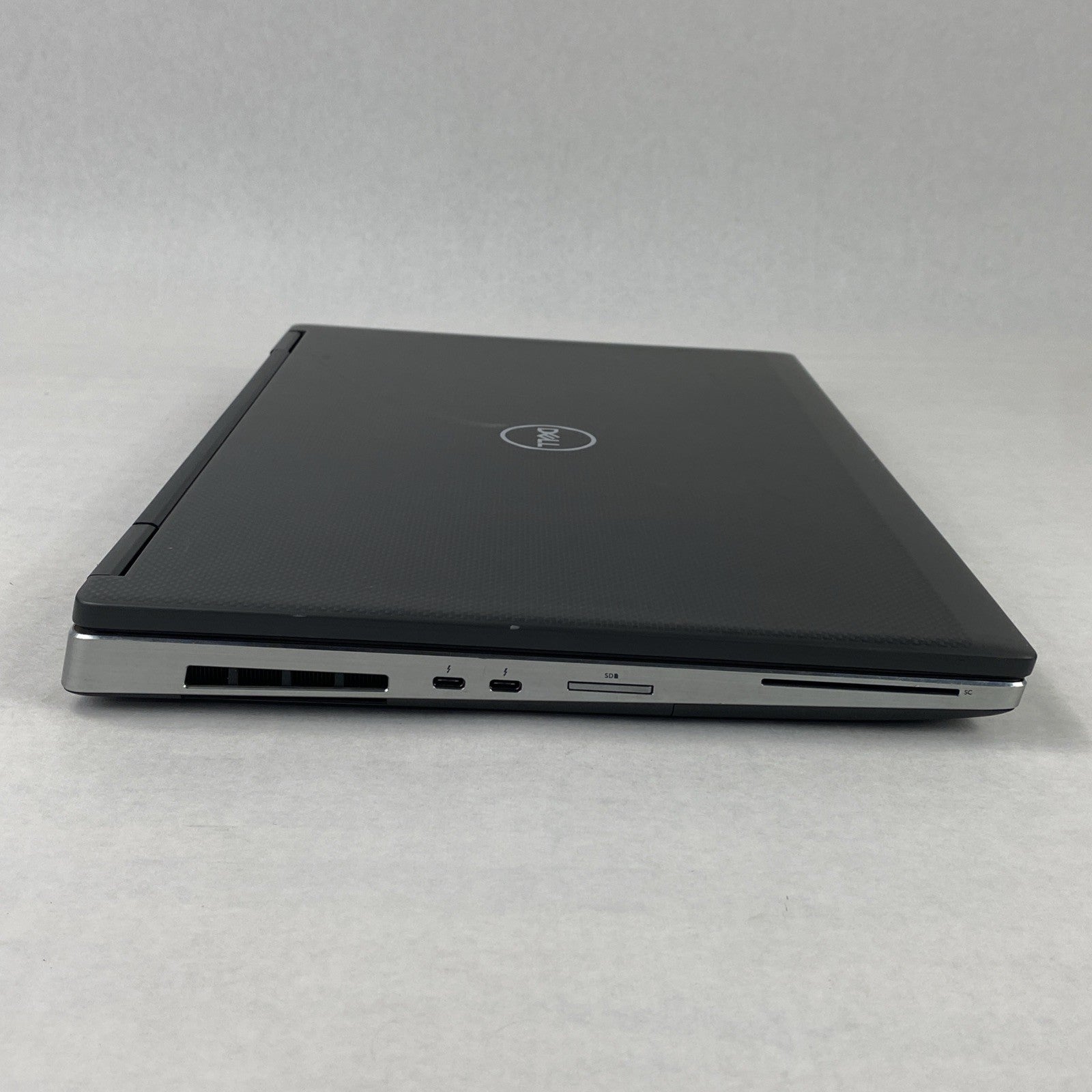 Dell Precision 7740 Intel Core i7-9850H 2.60 GHz 32 GB RAM 17.3" No HDD No OS