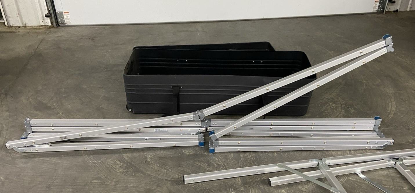 Da-Lite Fast-Fold Deluxe Projection Screen Frame - No Screen - Parts or Repair