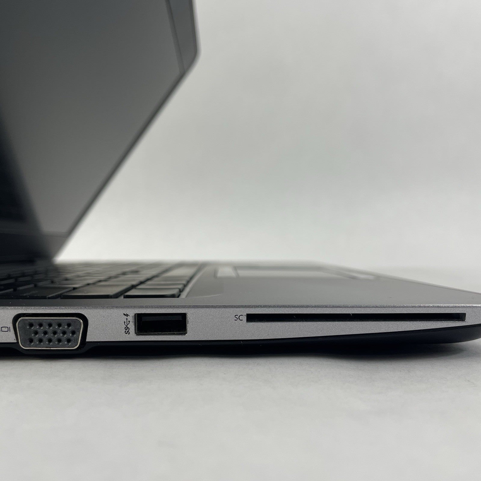 HP EliteBook 840 G3 15.6" i5-6300U 2.40 GHz 8 GB RAM No SSD/OS/AC/Battery4