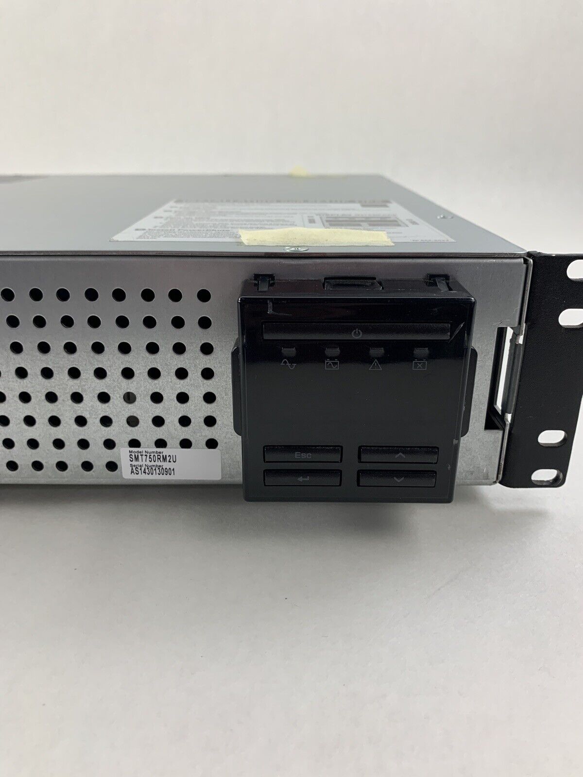 APC SMT750RM2U Smart UPS 750 Battery Backup No Battery Tested