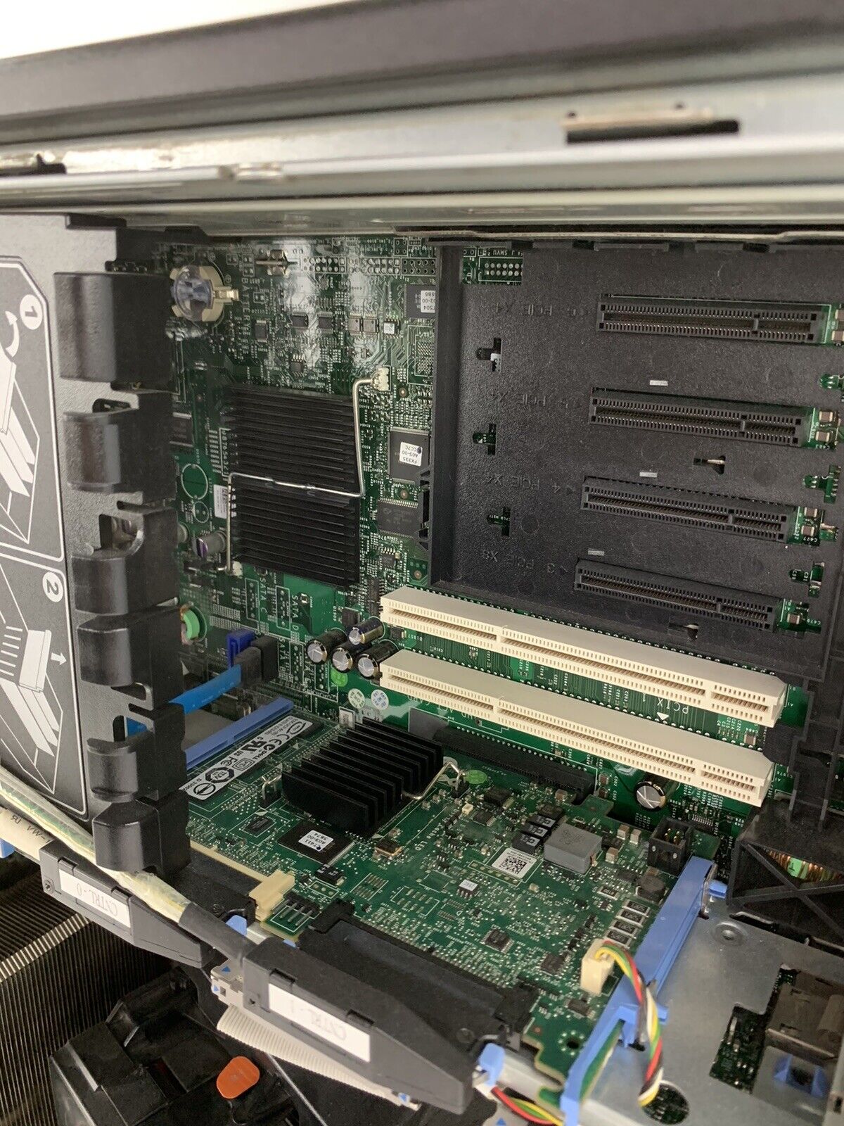 Dell PowerEdge 2900 X5260 3.3 GHz 24 GB RAM No HDD No OS