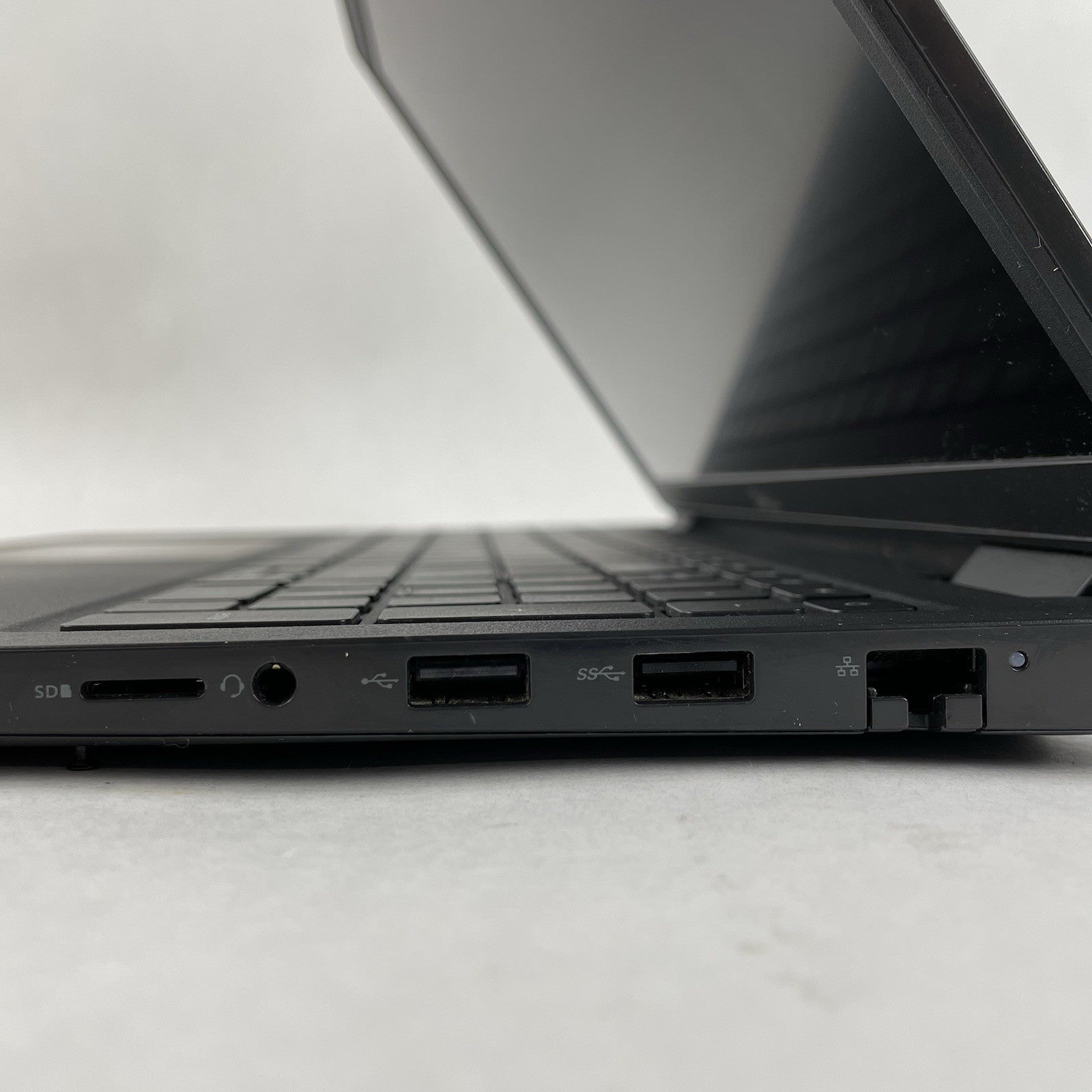 Dell Latitude 3520 15.6" i5-1145G7 2.60 GHz 8 GB RAM No SSD/OS/AC7