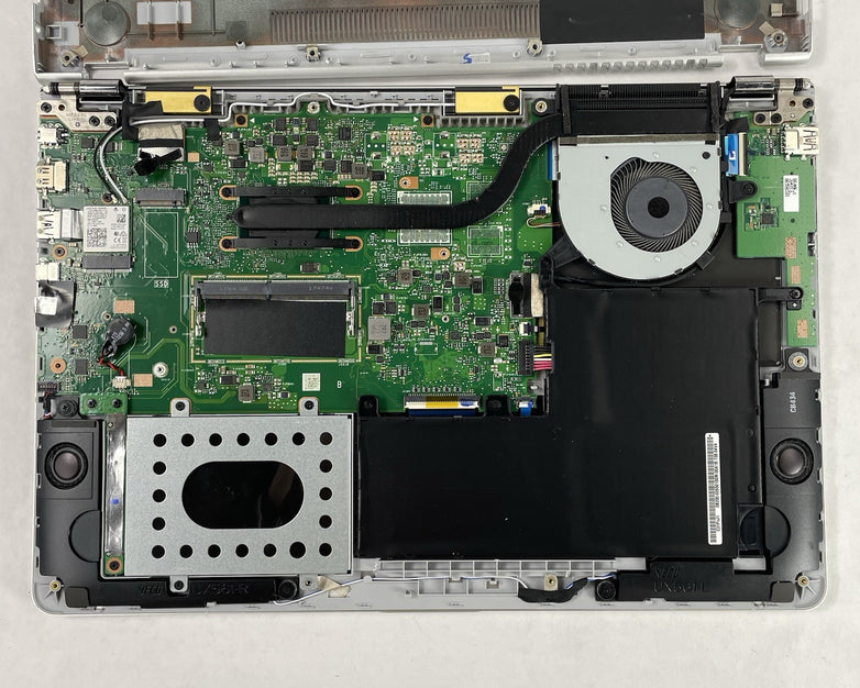 ASUS Q505U 15.6" Core i5-8250U 1.60 GHz 8 GB RAM No HDD No OS READ