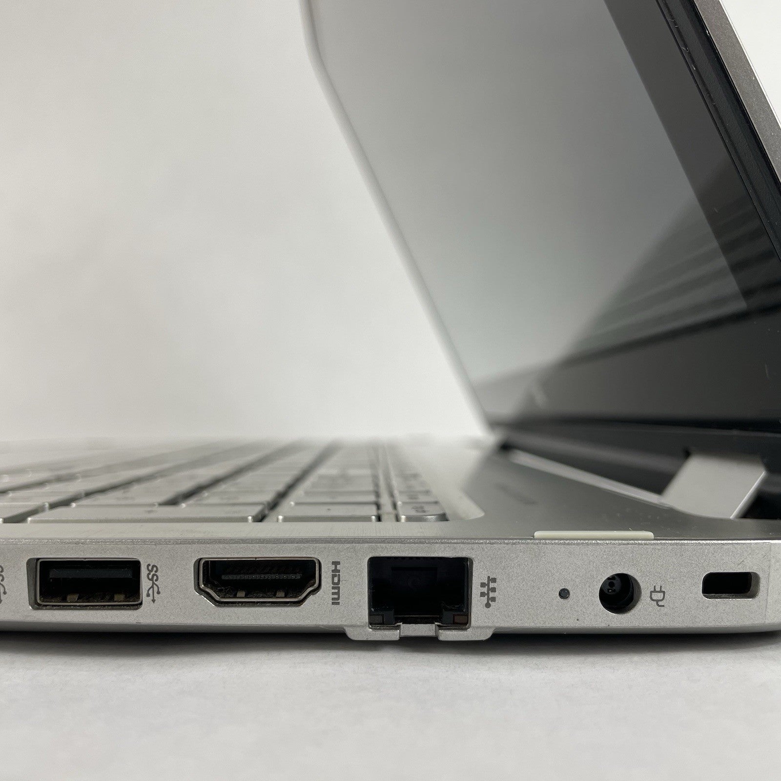 HP Envy 15-u483cl 15.6" i7-6500U 2.50 GHz 12 GB RAM No SSD/OS/AC/Batt9