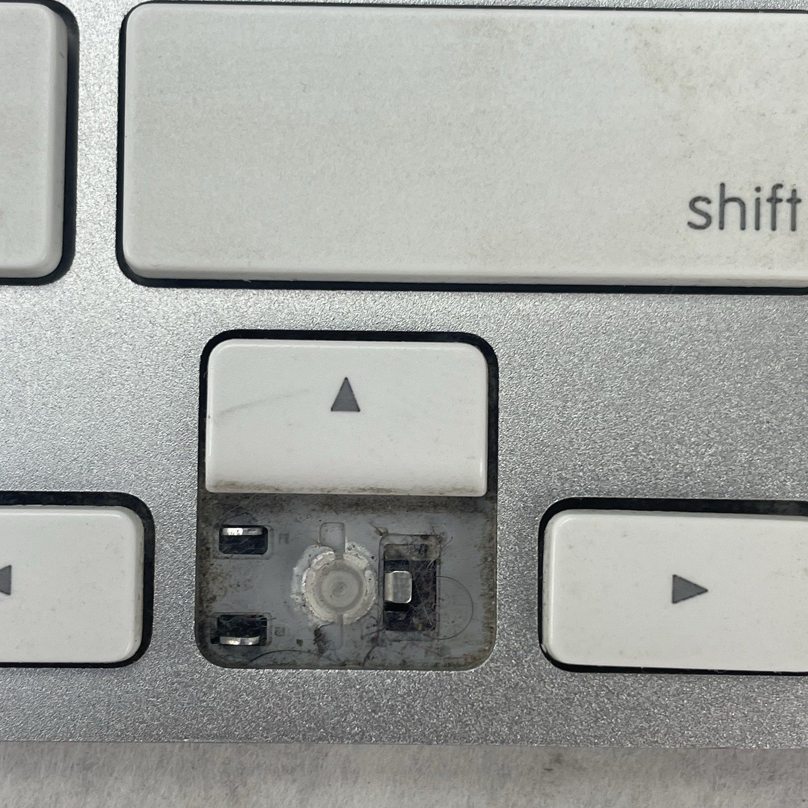 Apple A1242 MB869LL/A Wired Keyboard Tested Missing Key5