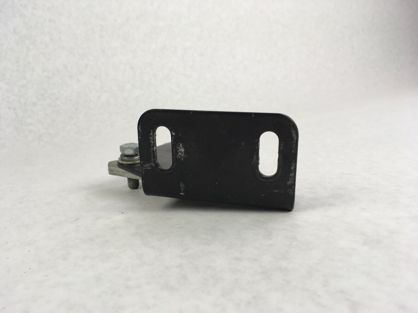 Hubbell Workplace Solutions Track Component Bracket 625119