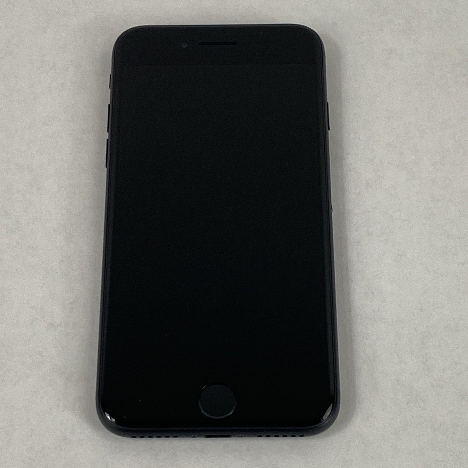 Apple iPhone 7 A1660 32GB Unlocked 4.7" Black IOS 15.8.54