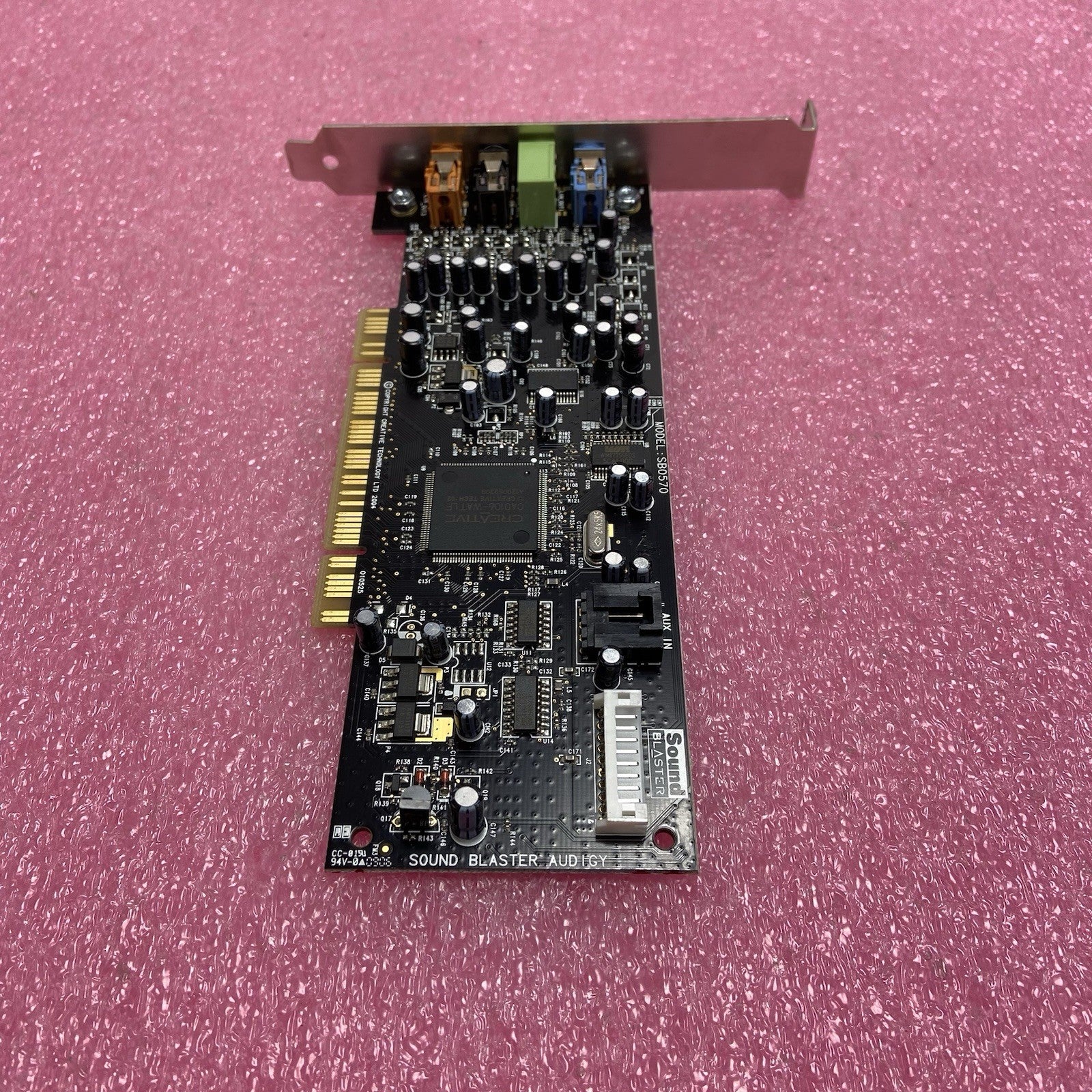 Creative Labs Sound Blaster SB0570 PCI Audio Card1