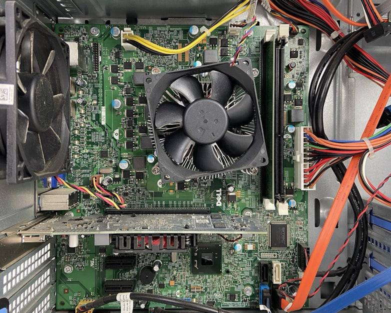 Dell Optiplex 3010 MT Intel Core i3-3220 3.3GHz 4GB RAM No HDD No OS  HD 7040