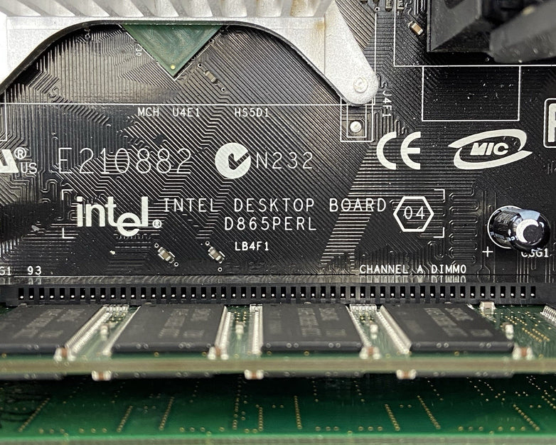 Intel D865PERL Motherboard Intel Pentium 4 2.8GHz 2.5GB RAM w/IO Shield