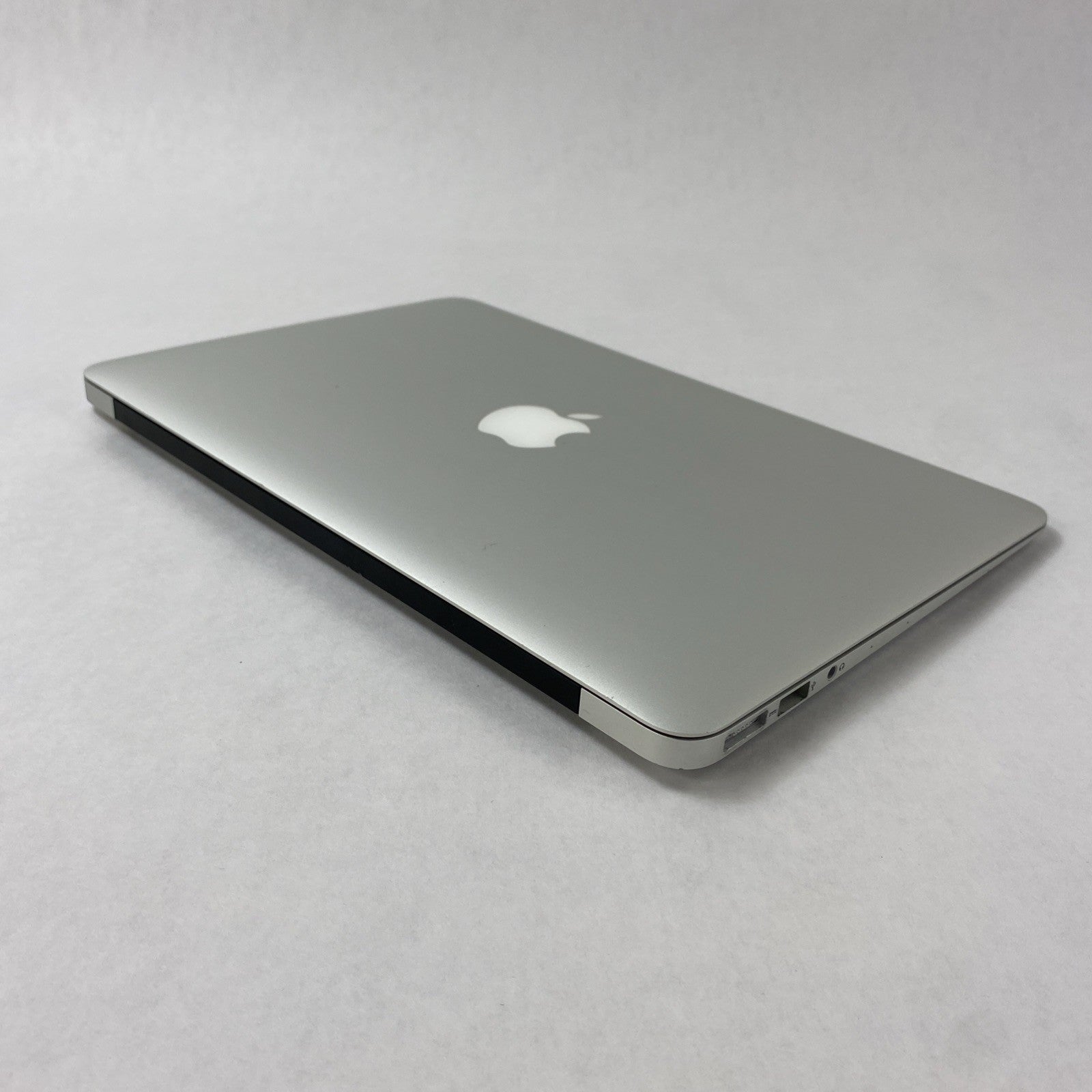 Apple MacBook Air A1465 2014 11" 1.4GHz i5 4GB RAM 120GB SSD os11.7.11 14 Cycles15
