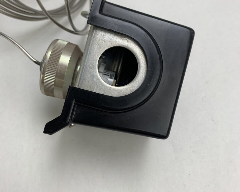 United Electric Temperature Switch, Type E54, Model D22BS, 50-300 Deg F