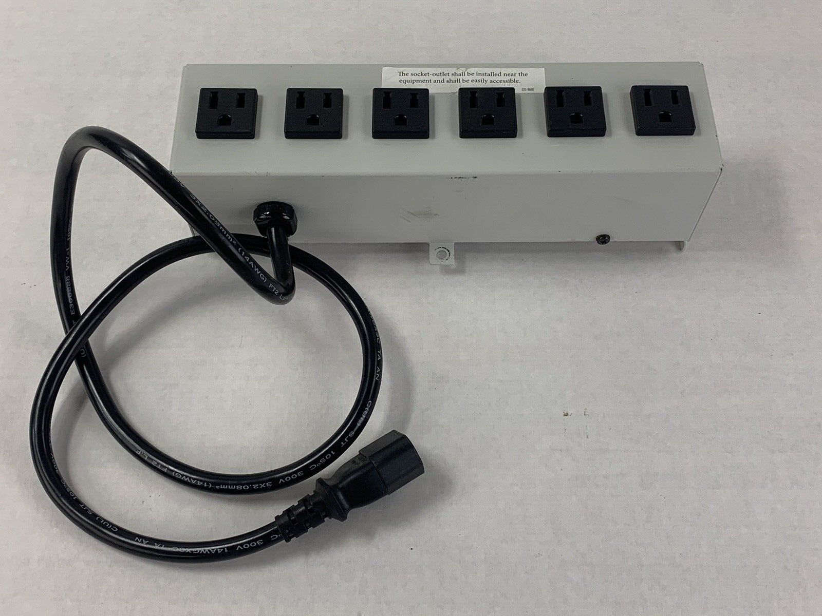 Bretford 060-0922 Power Strip 125 VAC 12A 60HZ 6 Outlet