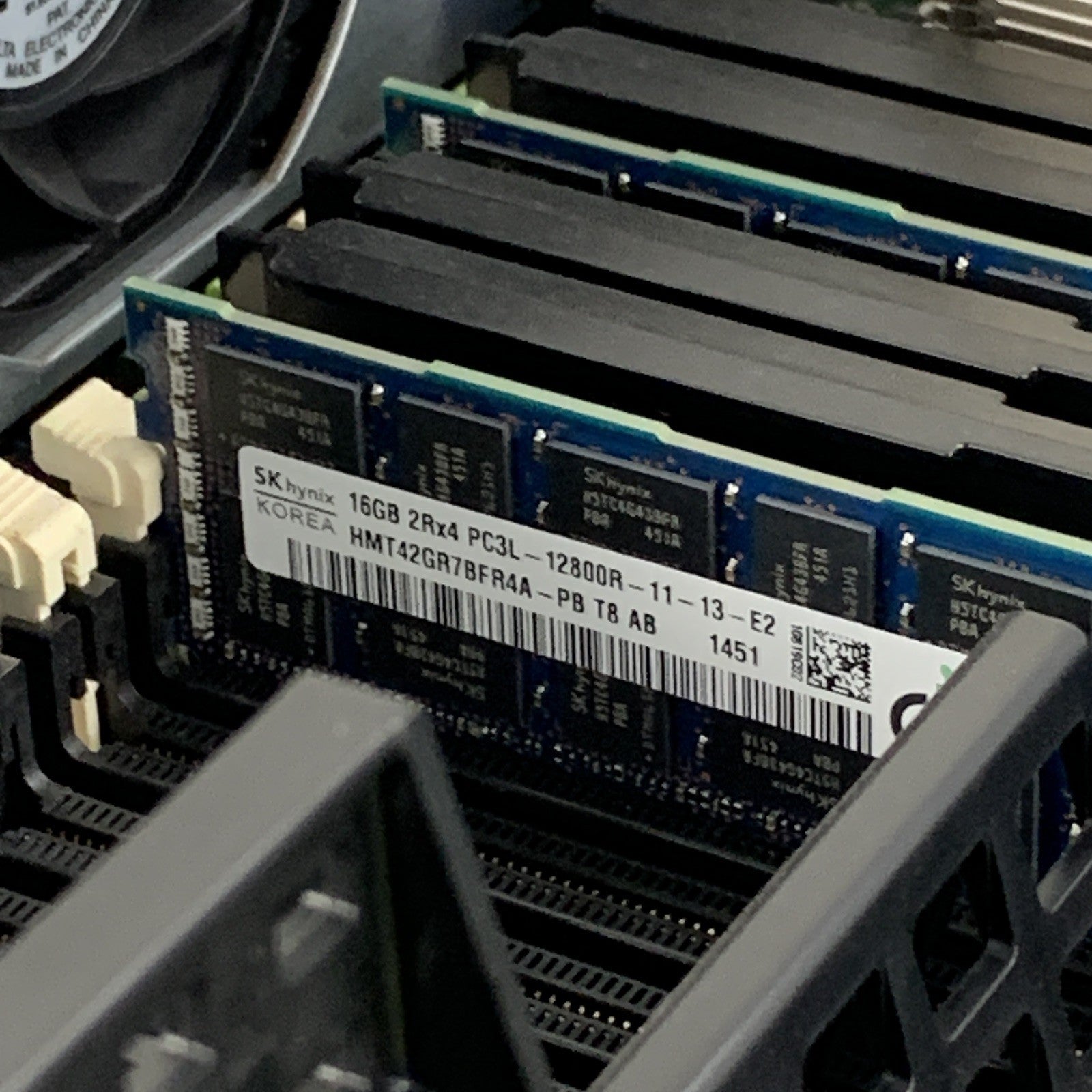 Dell PowerEdge R720 Server 1x Xeon E5-2640 2.5 GHz 32 GB Ram No OS No HDD